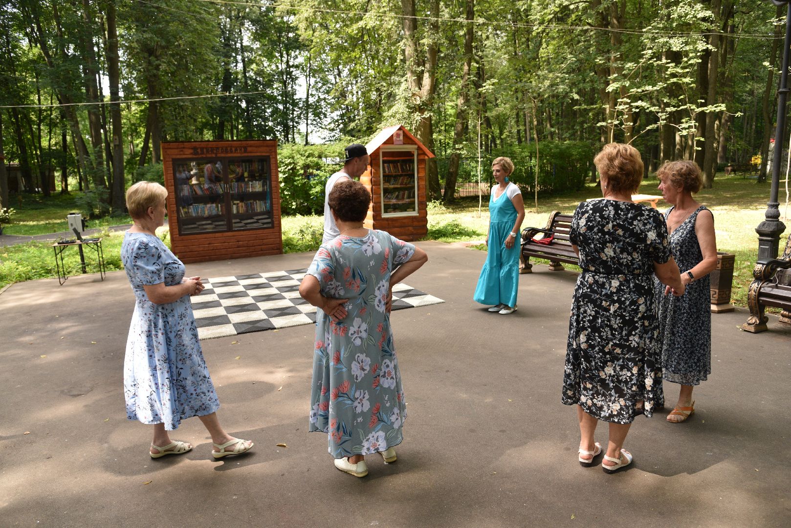 лотошино, лотошинский парк, танцы в парке, парки подмосковья, активное долголетие,