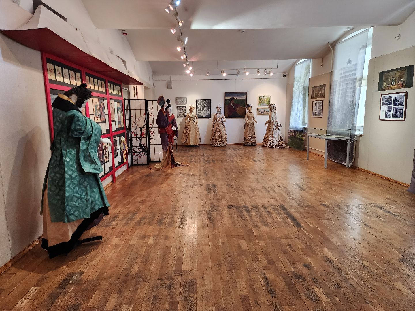 раменское, культура, раменский историко-художественный музей, выставка театральных костюмов,