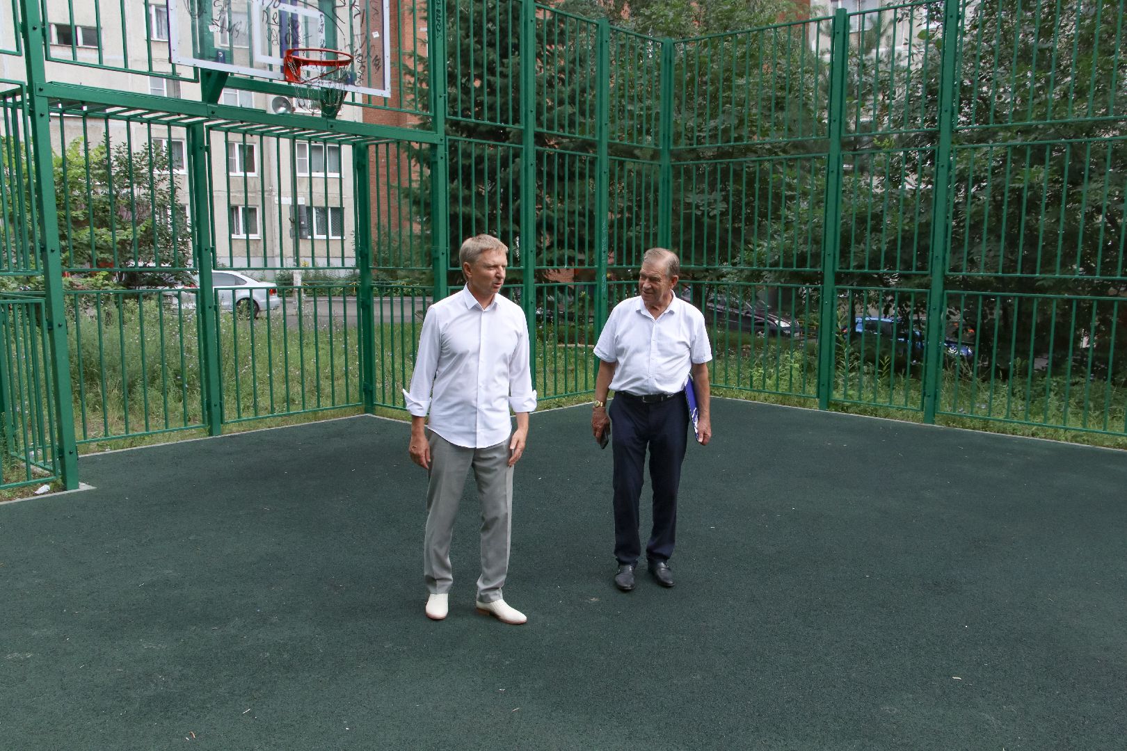 владимир жук, Никита Иванов, дзержинский, благоустройство, ремонт, асфальтирование дворов дорог,