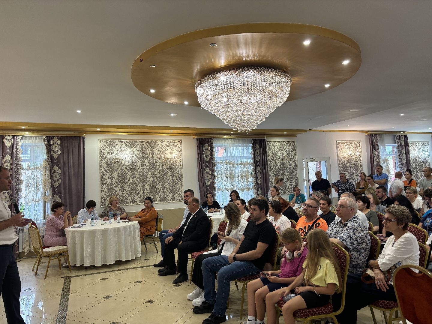 выездная администрация, тротуар, здравоохранение,