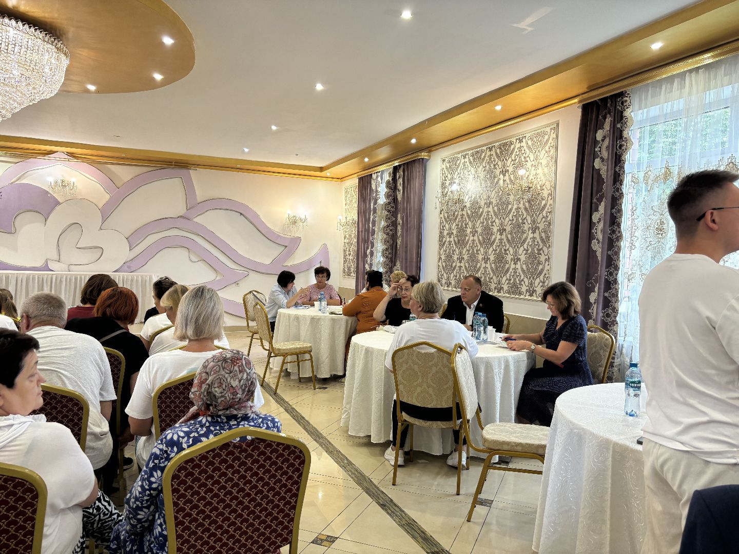 выездная администрация, тротуар, здравоохранение,