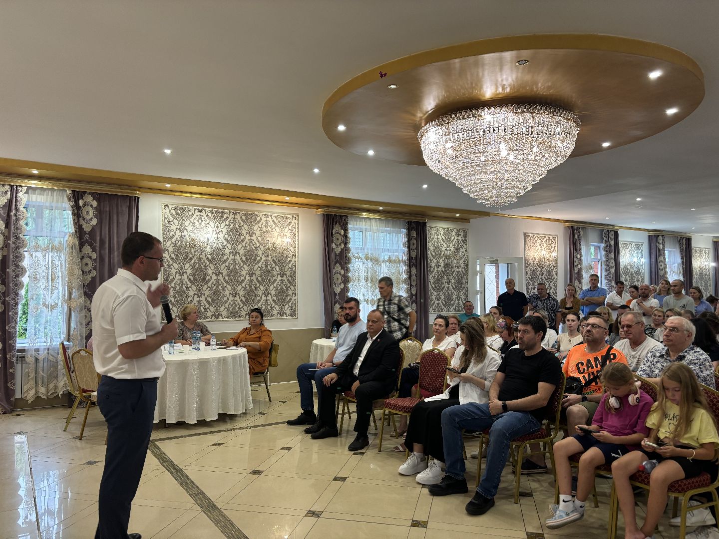 выездная администрация, тротуар, здравоохранение,