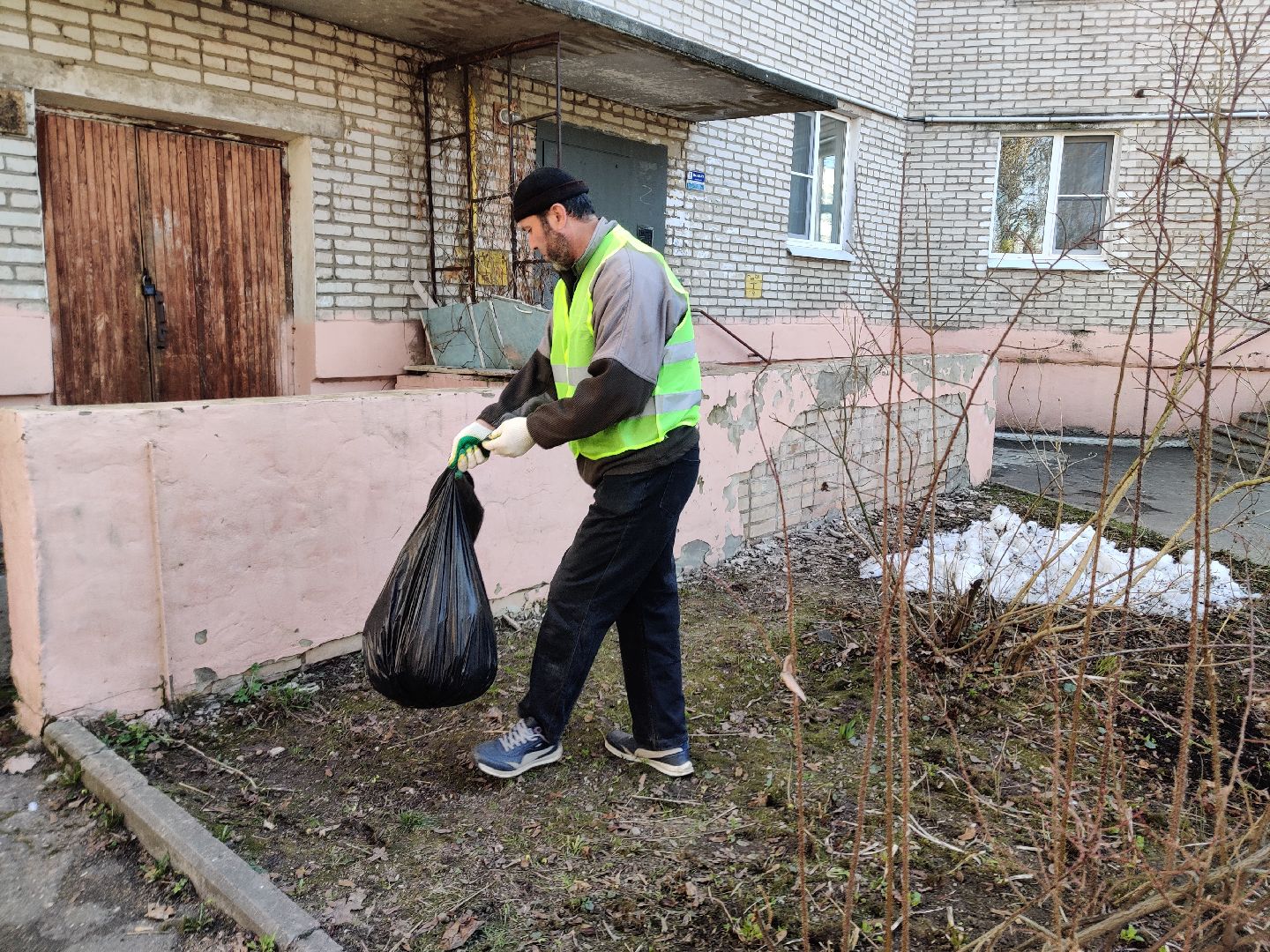 Красноармейск, дворы, дворники, управляющая компания