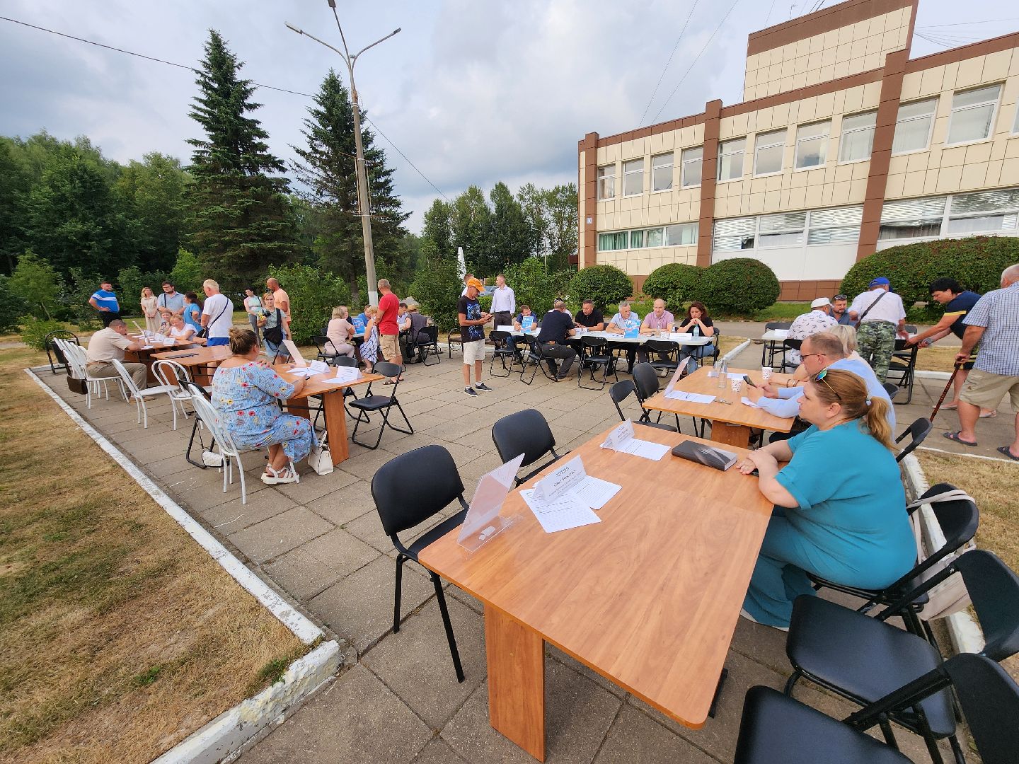 Чехов, село Дубна, выездная администрация, очистка пруда, окос травы, опиловка деревьев,