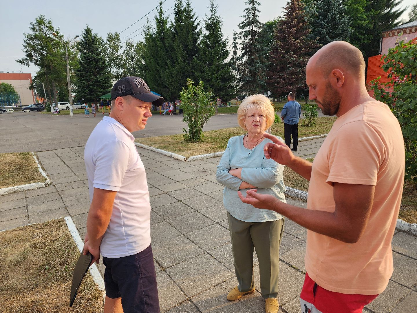 чехов, село Дубна, выездная администрация, входные группы, ремонт ступеней, уборка двора, горячая вода, горячее водоснабжение, ЖКХ,