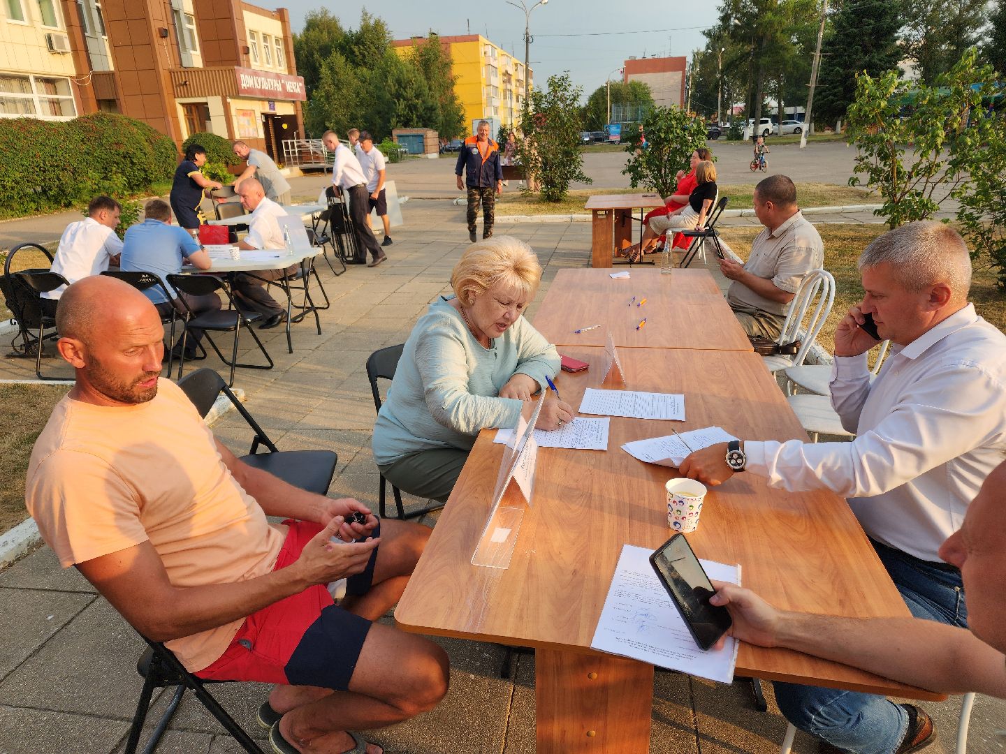 чехов, село Дубна, выездная администрация, входные группы, ремонт ступеней, уборка двора, горячая вода, горячее водоснабжение, ЖКХ,