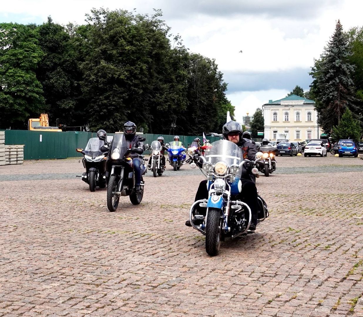 Добрые дела, Благотворительная акция, Мотопробег, Сергиев Посад, Троице-Сергиева лавра, Ильинская больница, Сергей Бурунов, Мотодвижение, Илья Кашин,