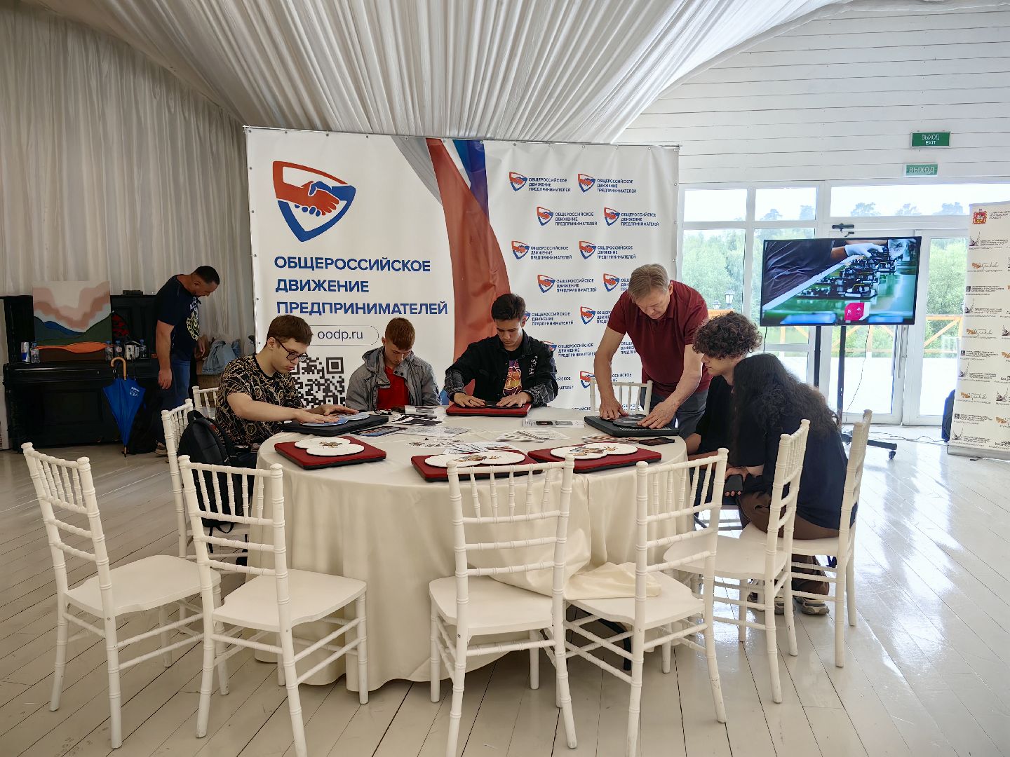 день предпринимателя, усадьба гребнево, фестиваль, выставка, мебель, дизайн, щёлково,