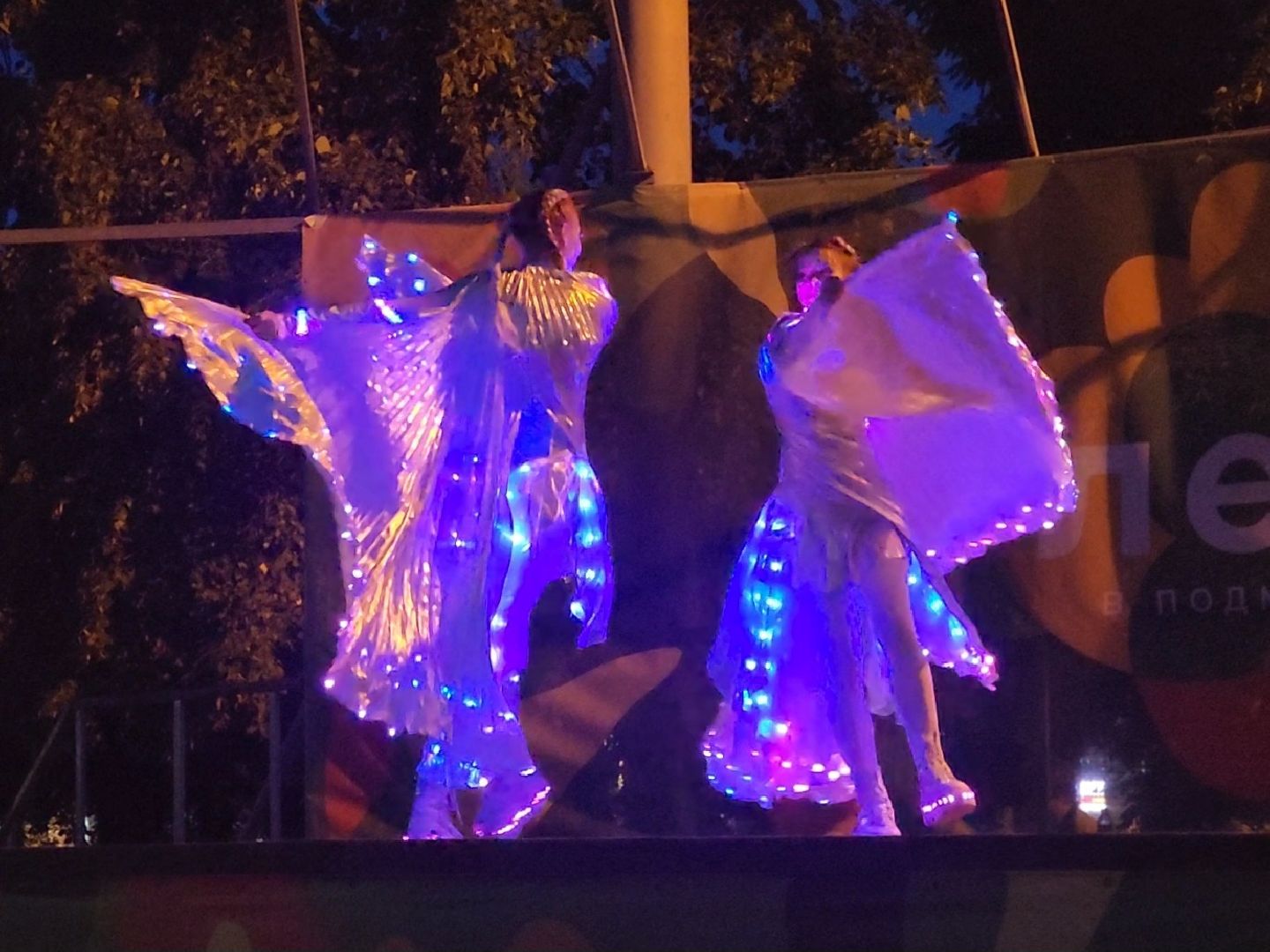 Коломна, ночь в парке, лето в подмосковье,