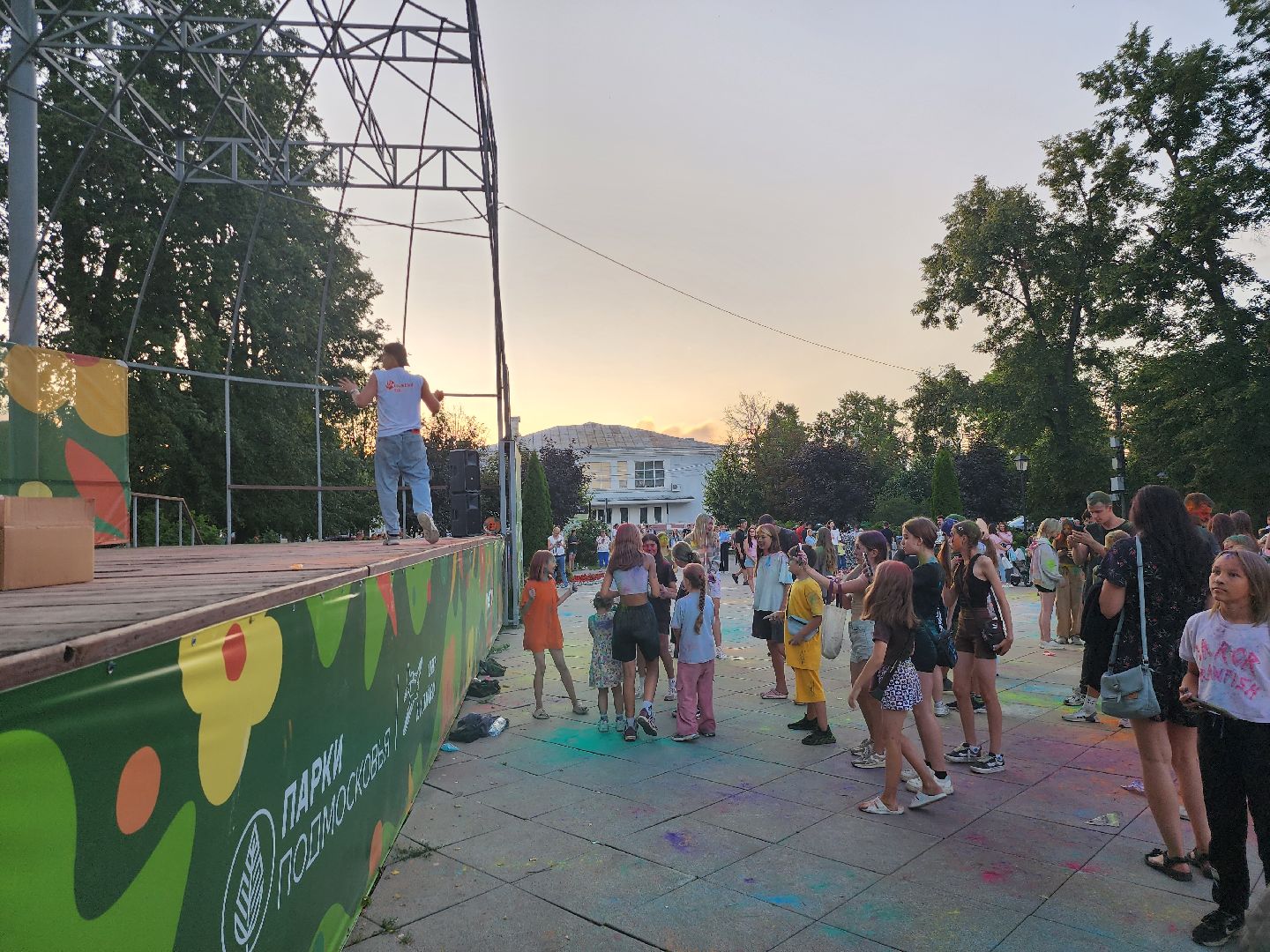 Коломна, ночь в парке, лето в подмосковье,