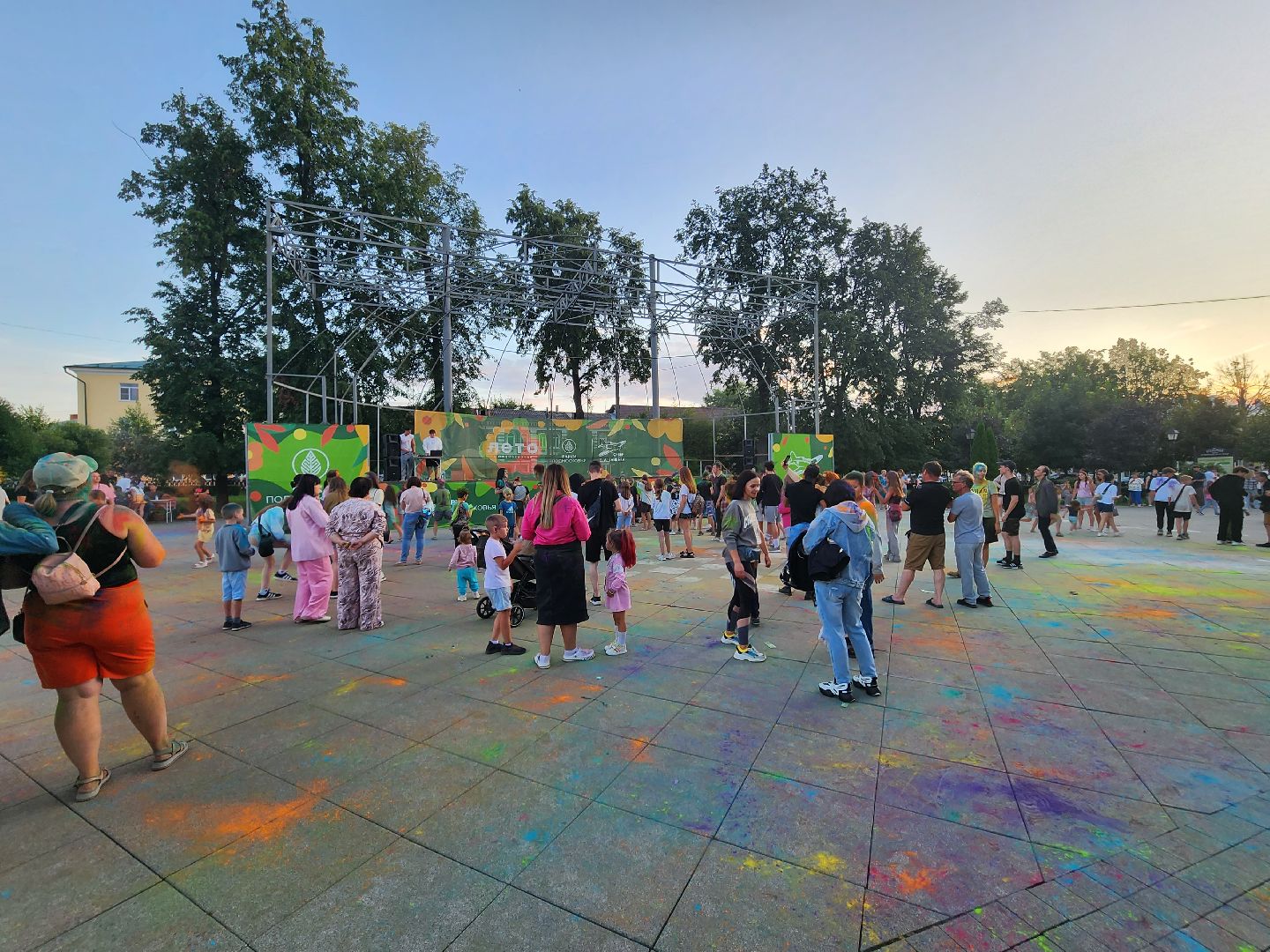 Коломна, ночь в парке, лето в подмосковье,