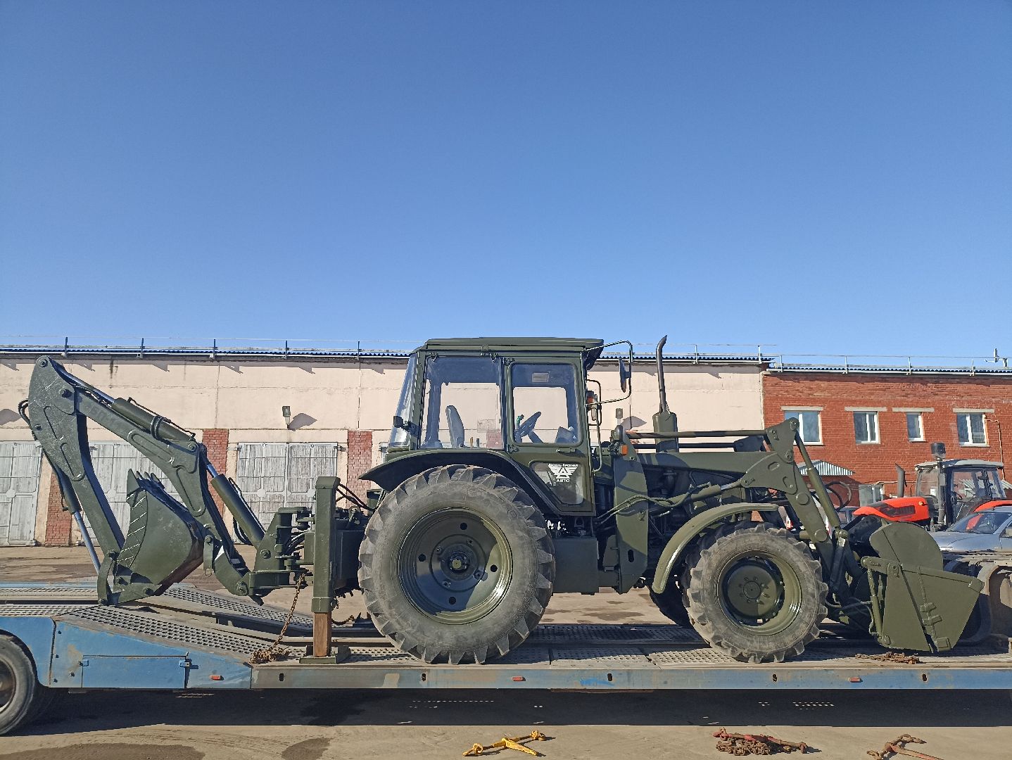 Серпухов, СВО, экскаватор, фронт, трактор