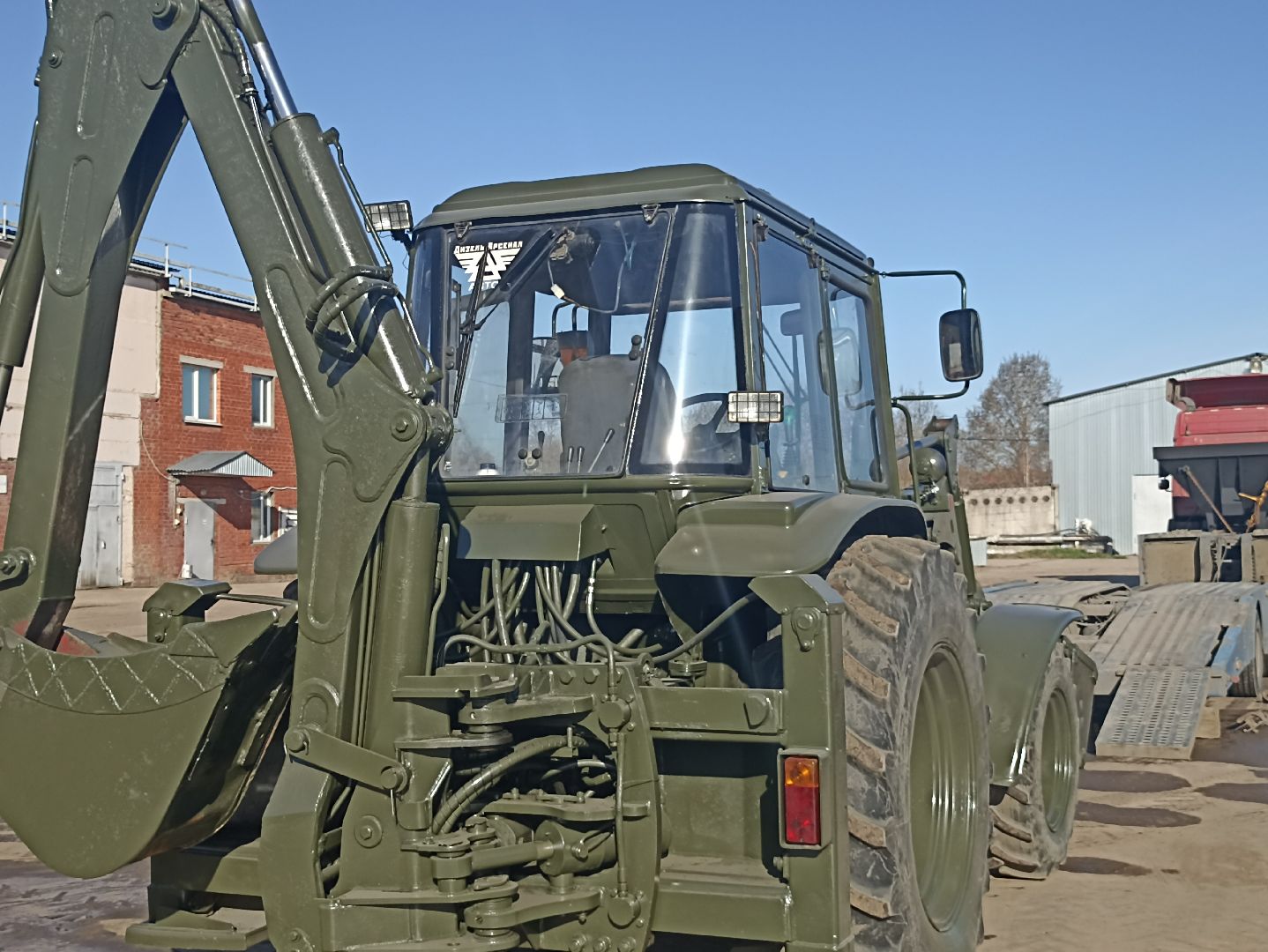 Серпухов, СВО, экскаватор, фронт, трактор