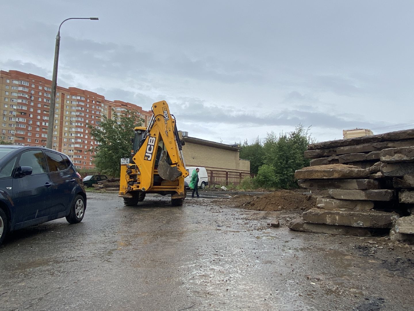 новая парковка Власиха, Власиха микрорайон Школьный, комфортная городская среда, парковочные места, работы по благоустройству,