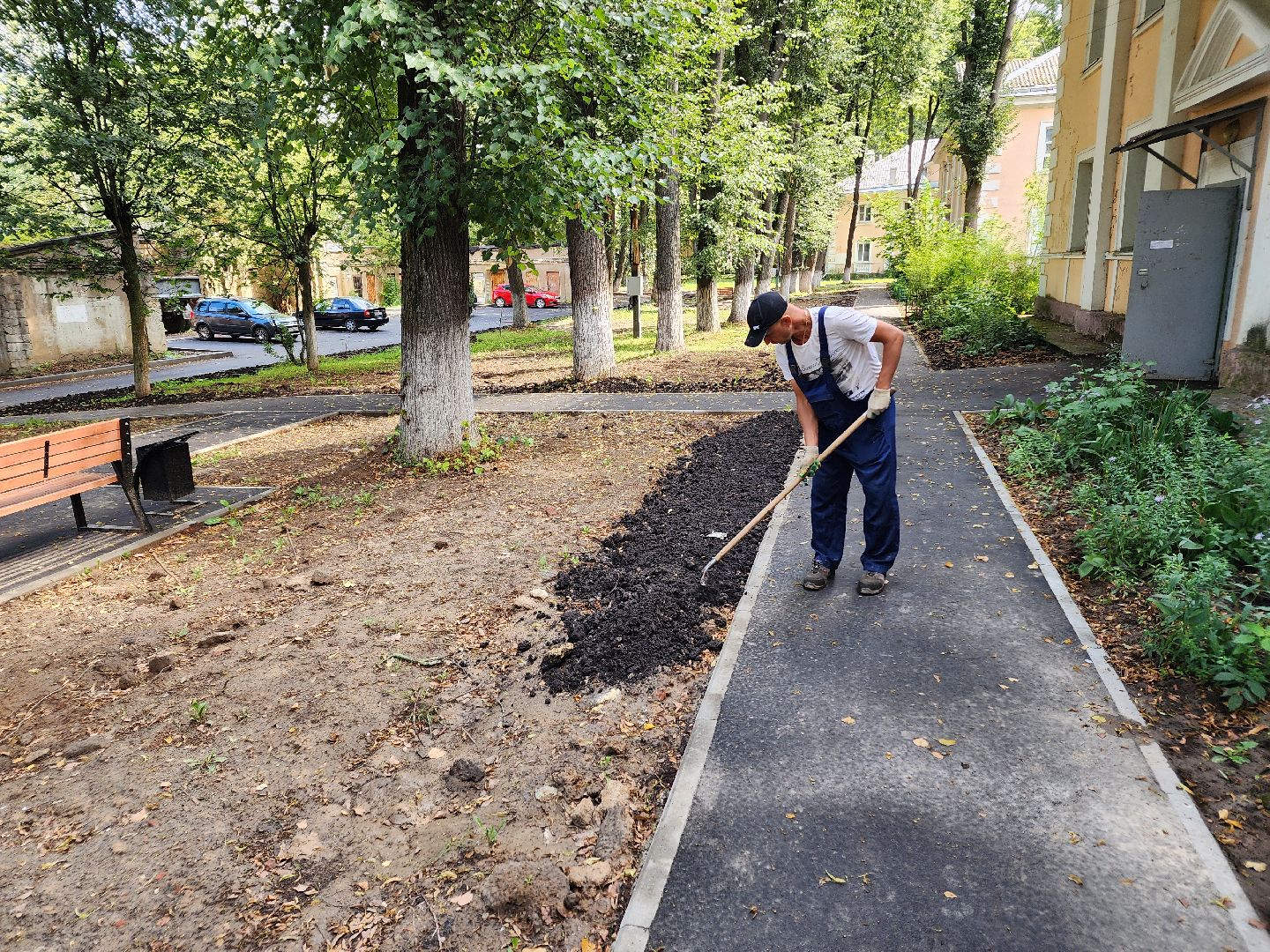 Чехов, улица Чехова, двор, дворовая территория, комплексное благоустройство, проезды, тротуар, детская площадка, освещение, парковка, формирование комфортной городской среды, глава округа Михаил Собакин,