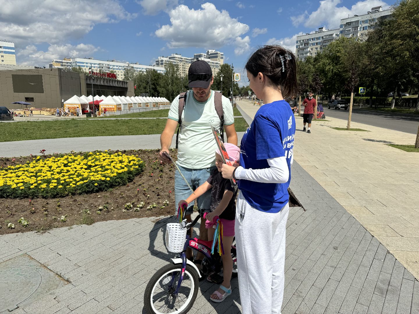 акция засветись, безопасность дорожного движения, активисты молодой гвардии, сотрудники ГИБДД, госавтоинспекция, ленинский округ,
