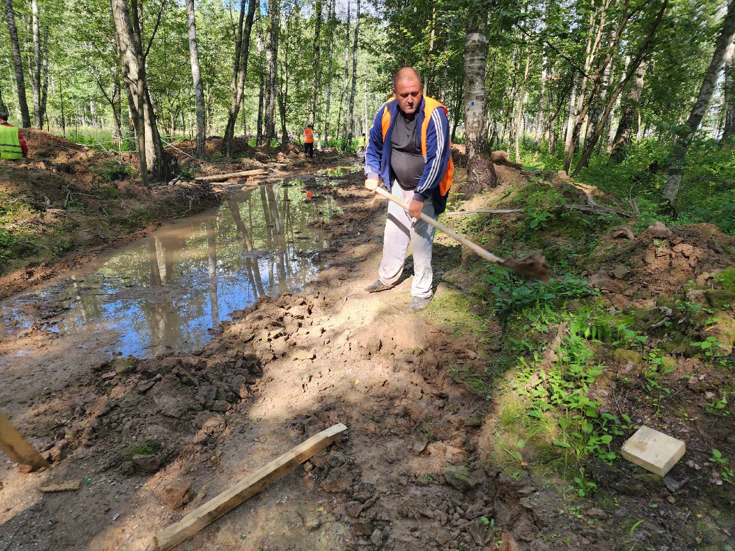 Чехов, микрорайон Губернский, строительство, лесопарк, лесопарковая зона отдыха, благоустройство, программа Парки в лесу, губернатор Московской области Андрей Воробьев, глава администрации го Чехов Михаил Собакин,