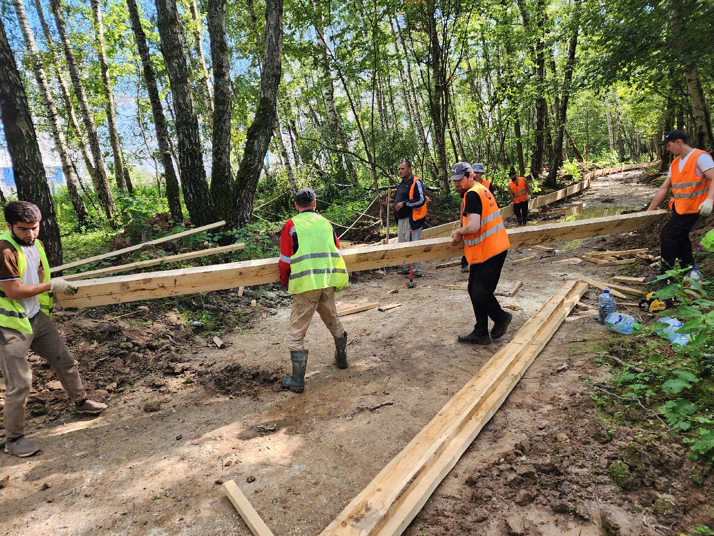 Чехов, микрорайон Губернский, строительство, лесопарк, лесопарковая зона отдыха, благоустройство, программа Парки в лесу, губернатор Московской области Андрей Воробьев, глава администрации го Чехов Михаил Собакин,