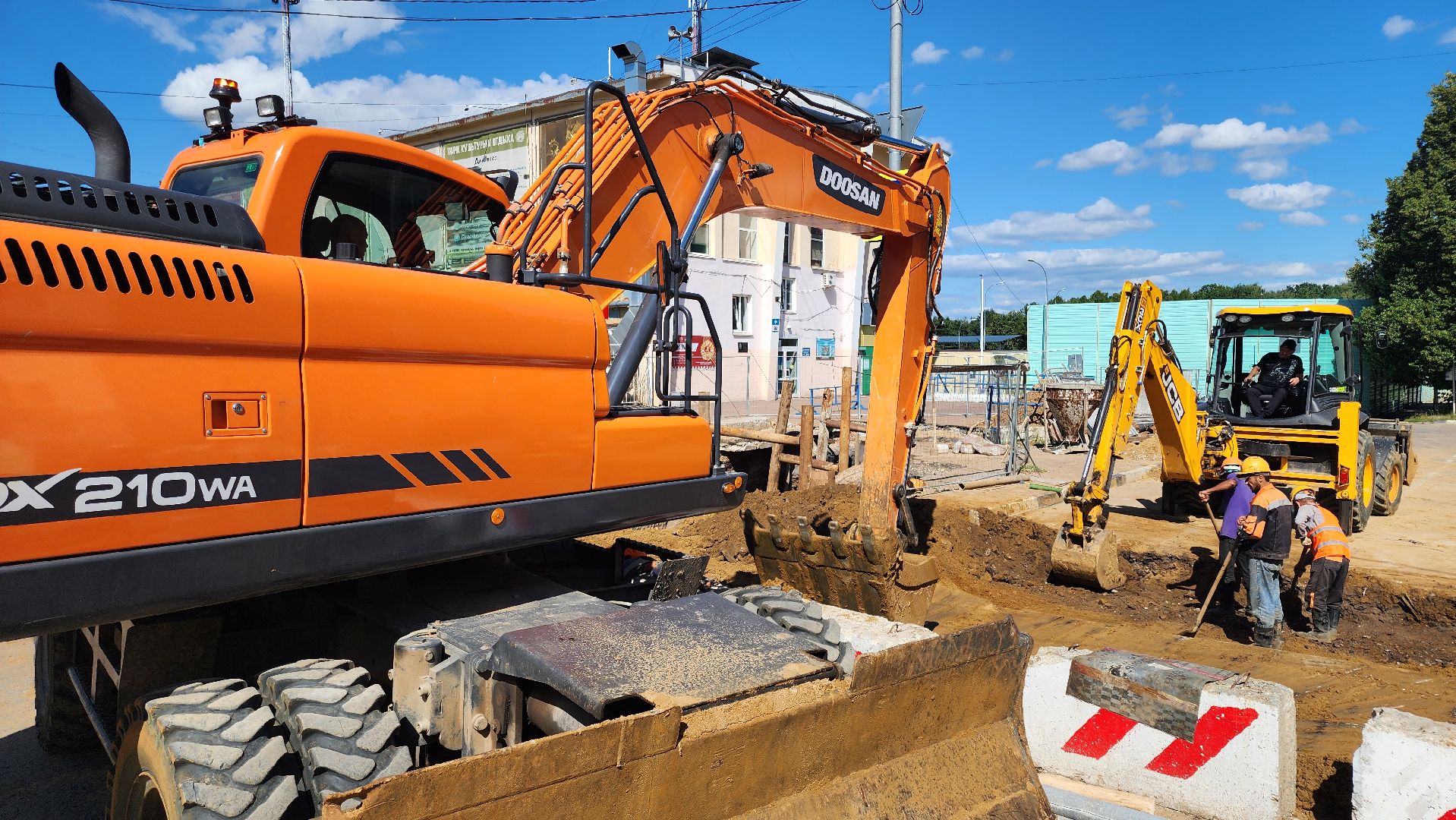 кашира, муп теплосеть, реконструкция трубопровода, теплоснабжение, горячая вода, земляные работы, обратная засыпка, ремонт,