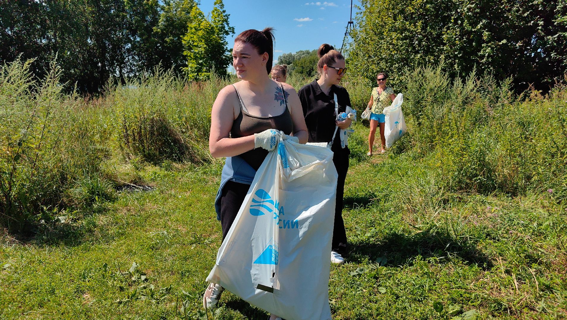 акция вода россии, волонтеры, экология, мусор, берег реки, щёлково,