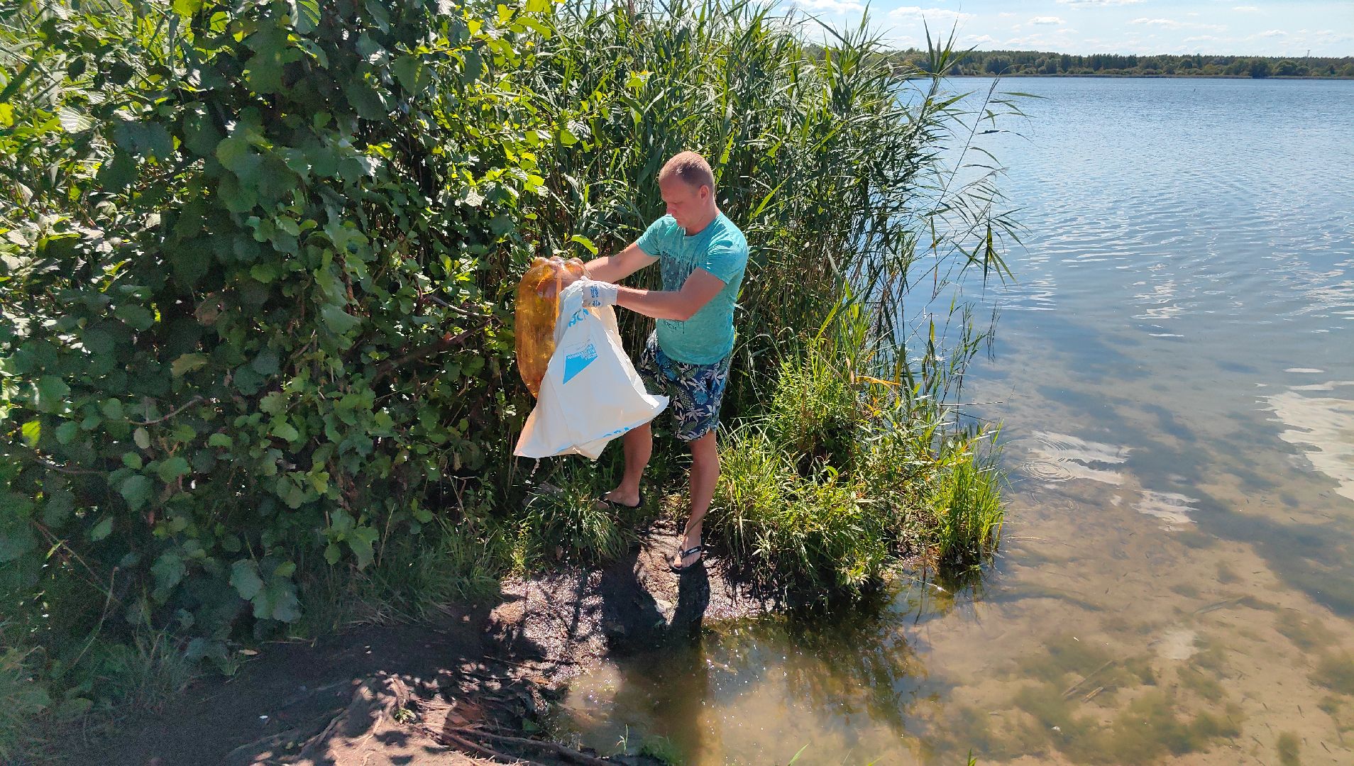 акция вода россии, волонтеры, экология, мусор, берег реки, щёлково,