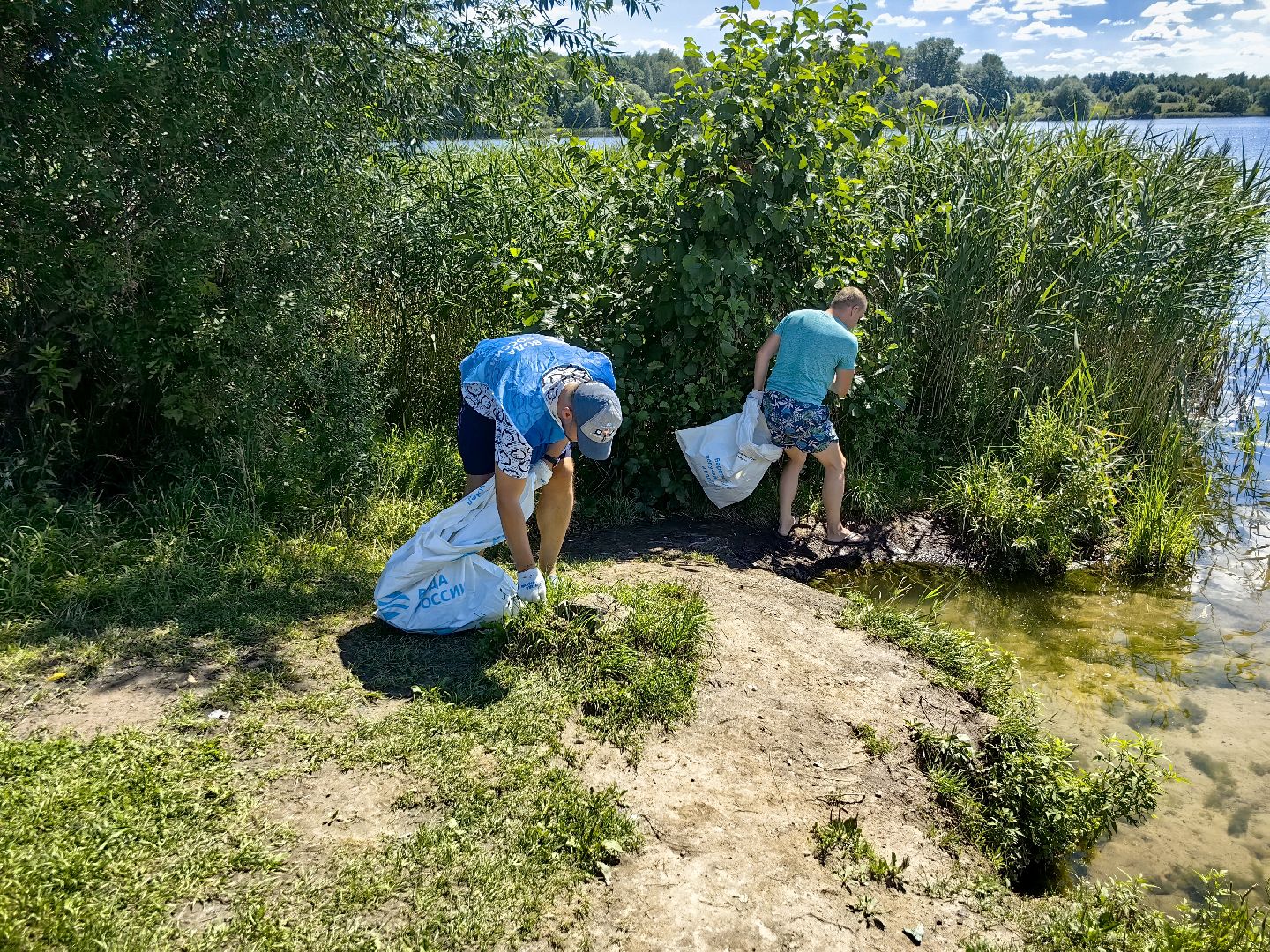 акция вода россии, волонтеры, экология, мусор, берег реки, щёлково,