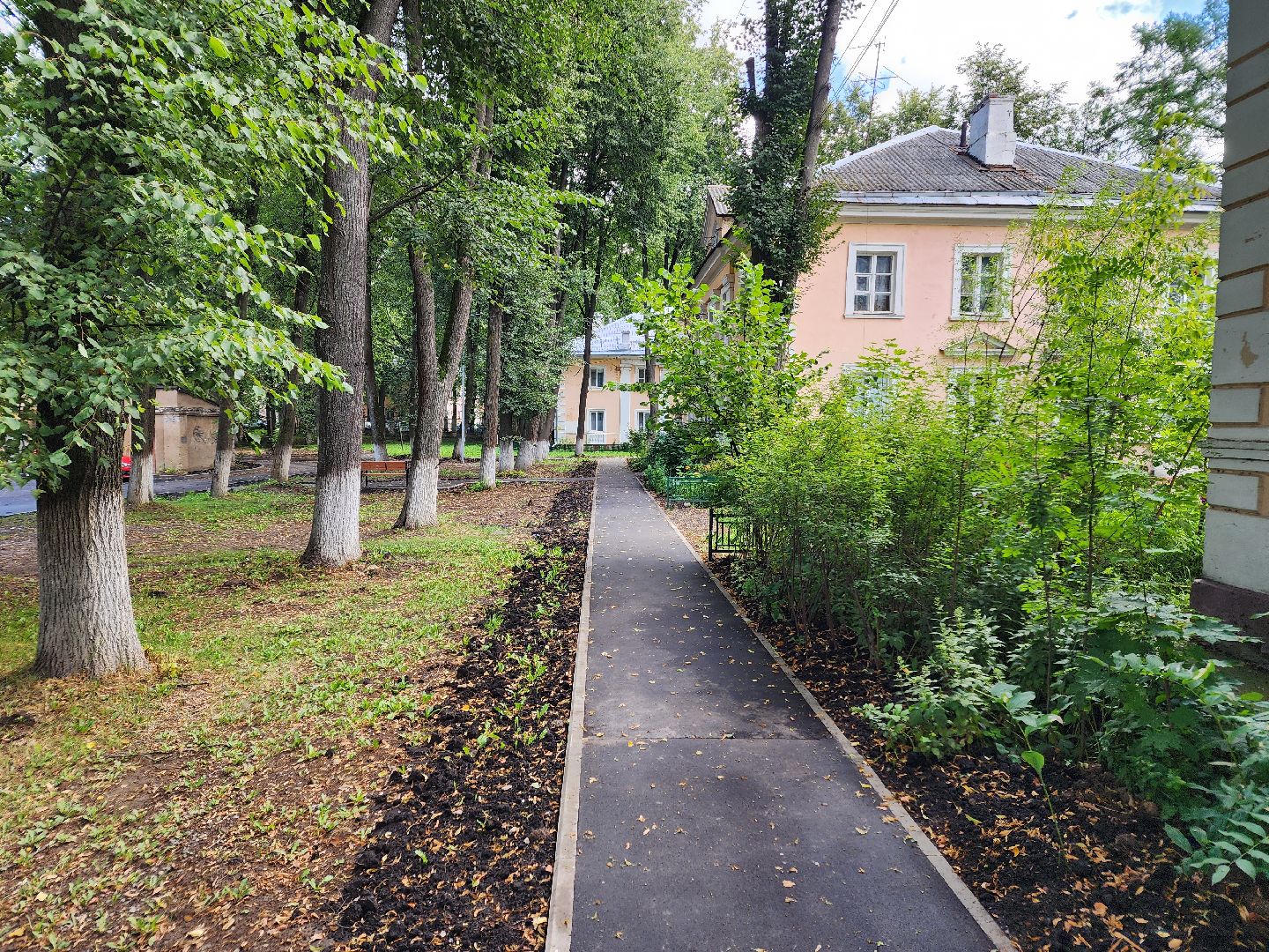 чехов, дворы, дворовые территории, комплексное благоустройство, формирование комфортной городской среды, адресный перечень, план на 2024 год, проезды, тротуары, парковки, детские площадки,