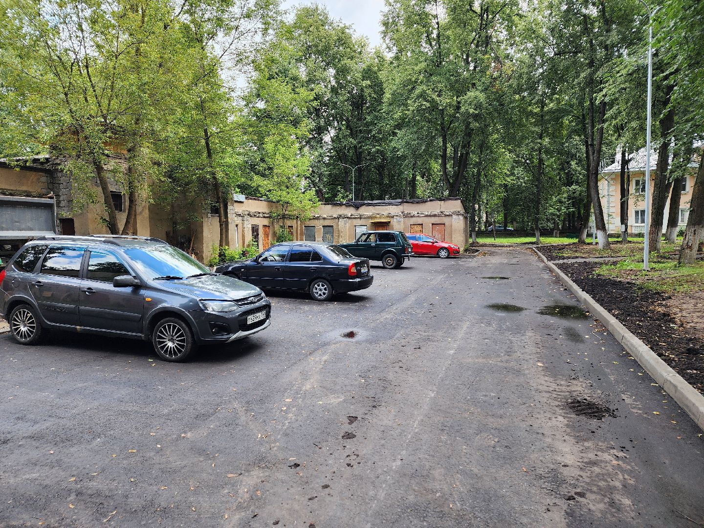 чехов, дворы, дворовые территории, комплексное благоустройство, формирование комфортной городской среды, адресный перечень, план на 2024 год, проезды, тротуары, парковки, детские площадки,