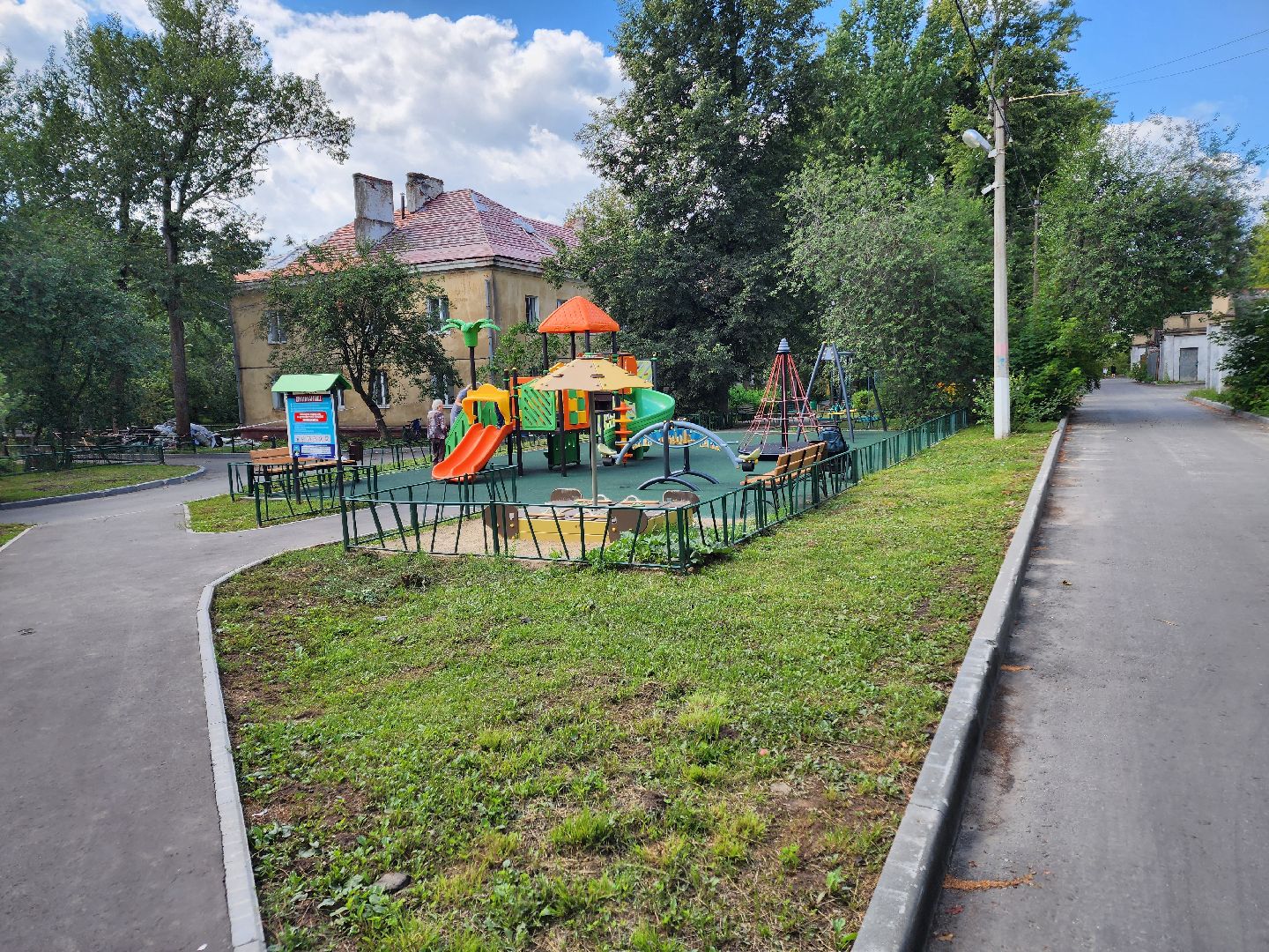 чехов, дворы, дворовые территории, комплексное благоустройство, формирование комфортной городской среды, адресный перечень, план на 2024 год, проезды, тротуары, парковки, детские площадки,