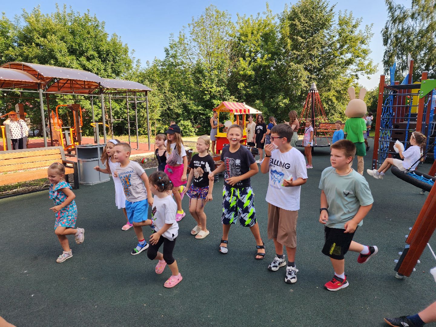 чехов, дворы, дворовые территории, комплексное благоустройство, формирование комфортной городской среды, адресный перечень, план на 2024 год, проезды, тротуары, парковки, детские площадки,