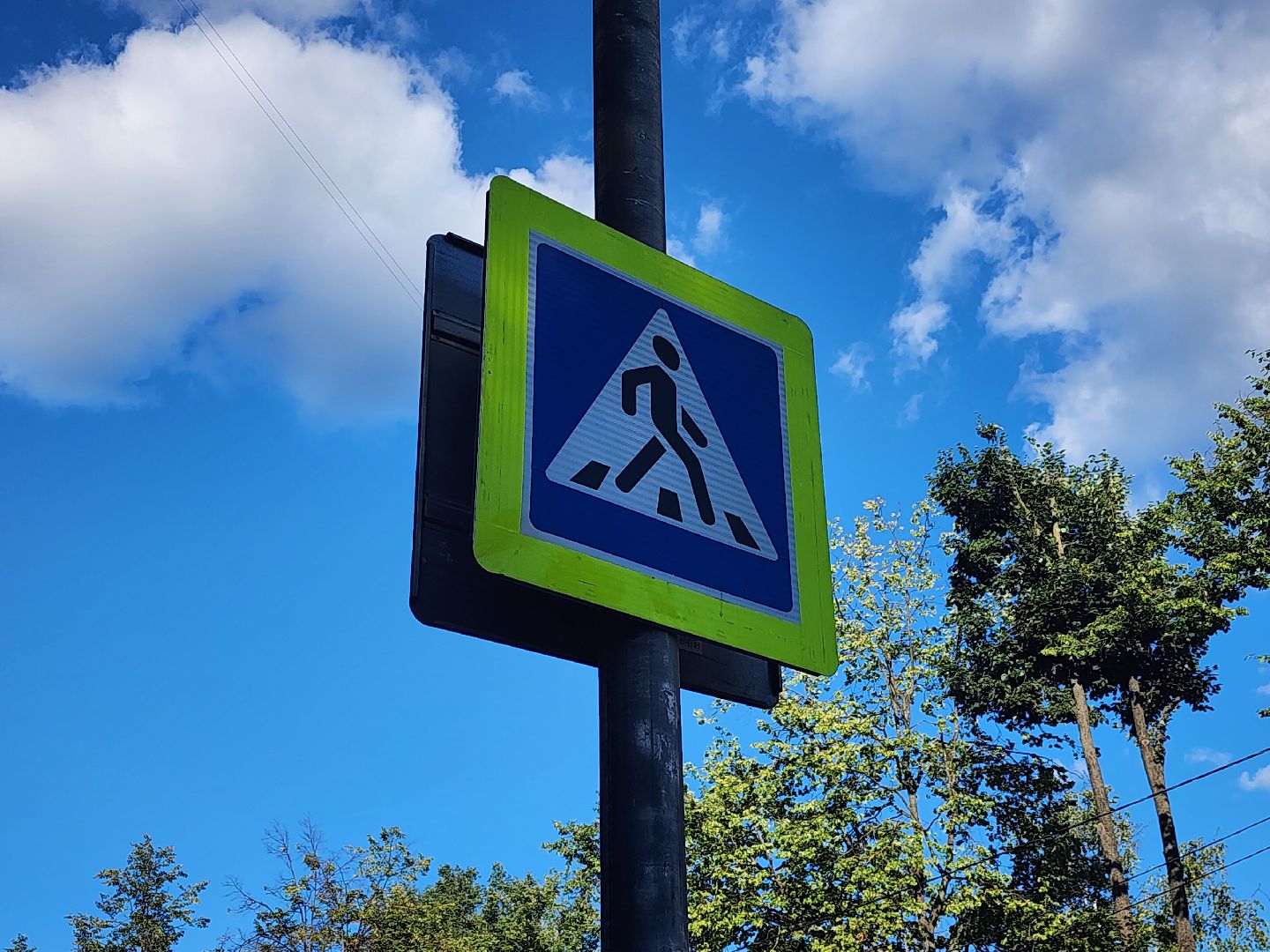 лежачий полицейский, пешеходный переход,