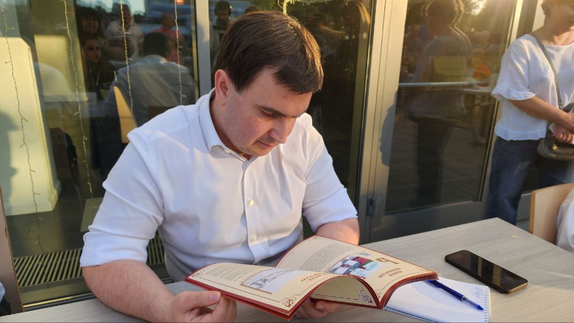 Реутов, выездная администрация, власть, разговоры о важном, проблемы, решения, книга, издательство, Азбука Реутова,