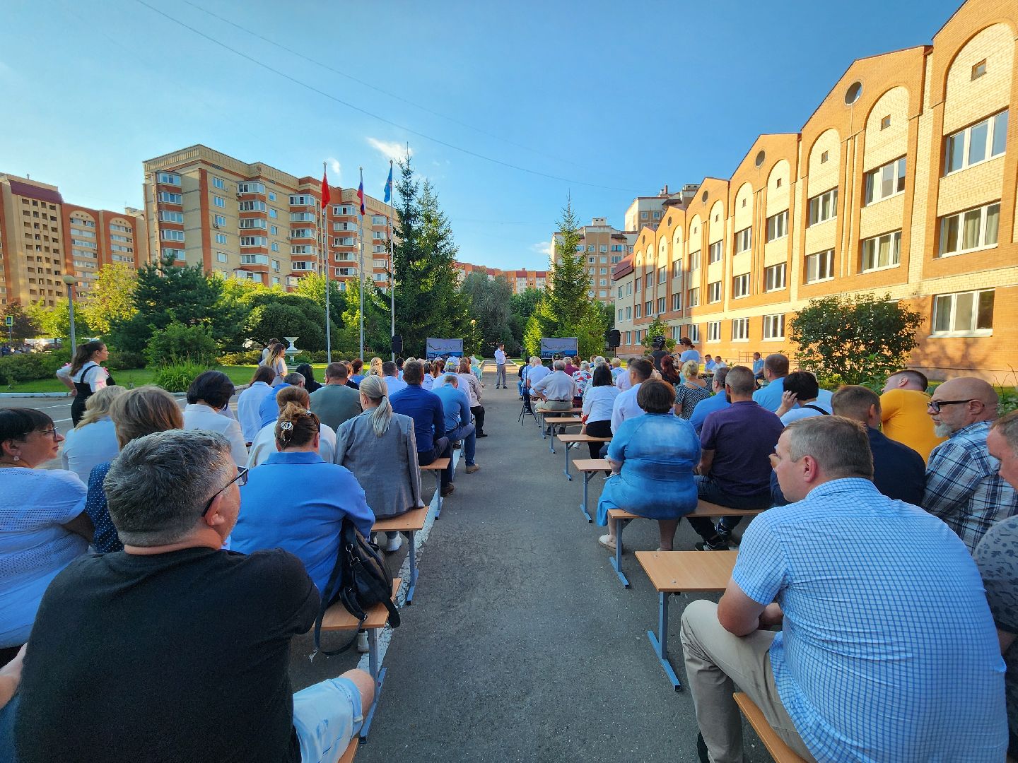 выездная администрация, глава муниципалитета, станислав каторов, поселок развилка, встреча с жителями, ленинский округ,