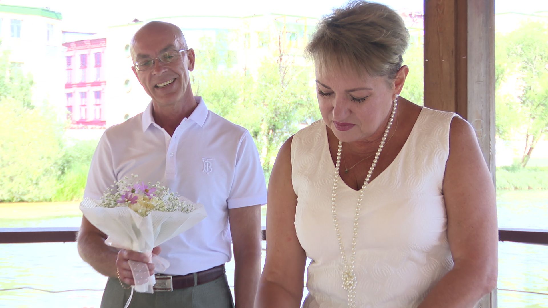 Реутов, свадьба в парке, свадьба в подмосковье, фабричный пруд, молодожены,