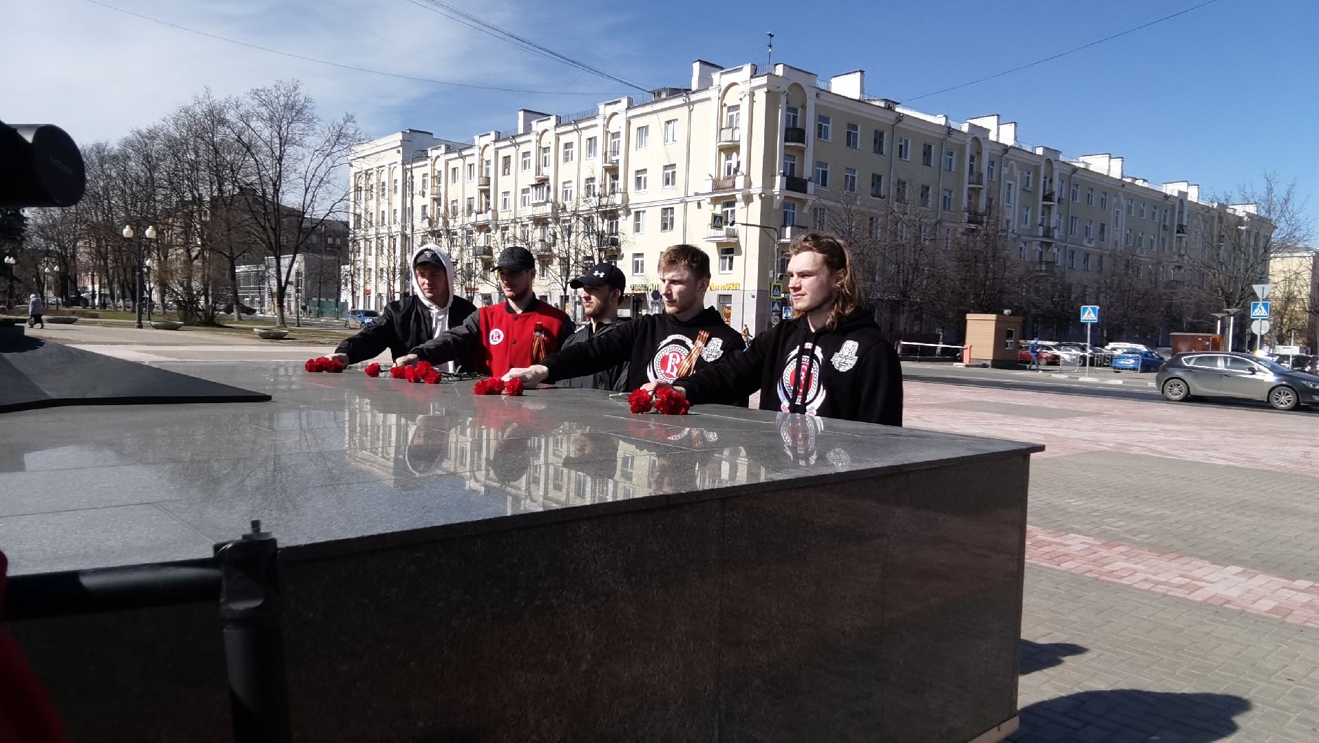 Балашиха, День Победы, ХК Витязь, возложение цветов, почтили память, мемориальный комплекс, Вечный огонь, павшие воины, Великая Отечественная Война, патриотизм