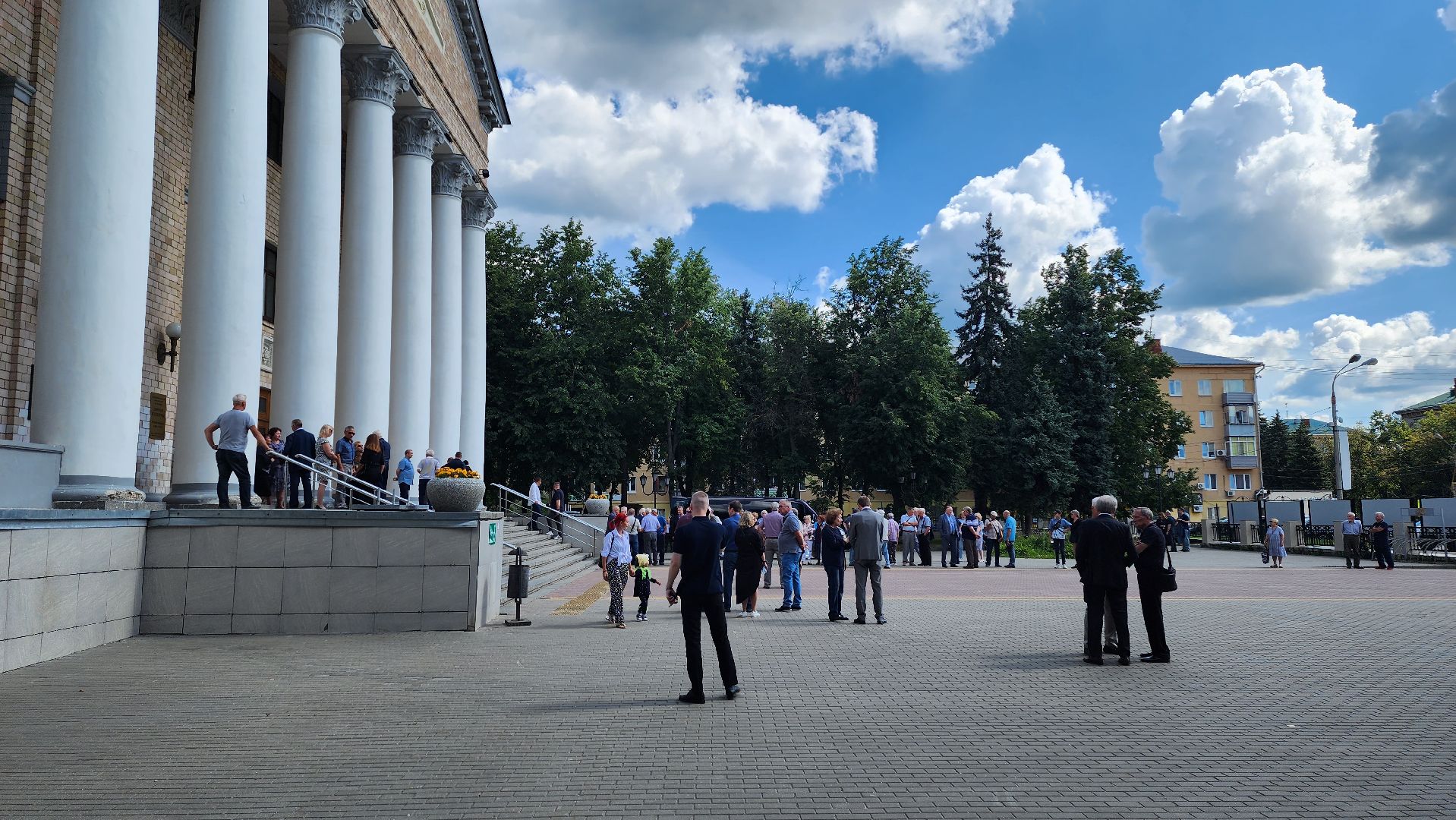 Леонид Лобас, прощание, Борис Аубакиров, Ил-76, Як-130, ЛИИ им Громова, Дворец культуры, Заслуженный летчик-испытатель, герой россии,