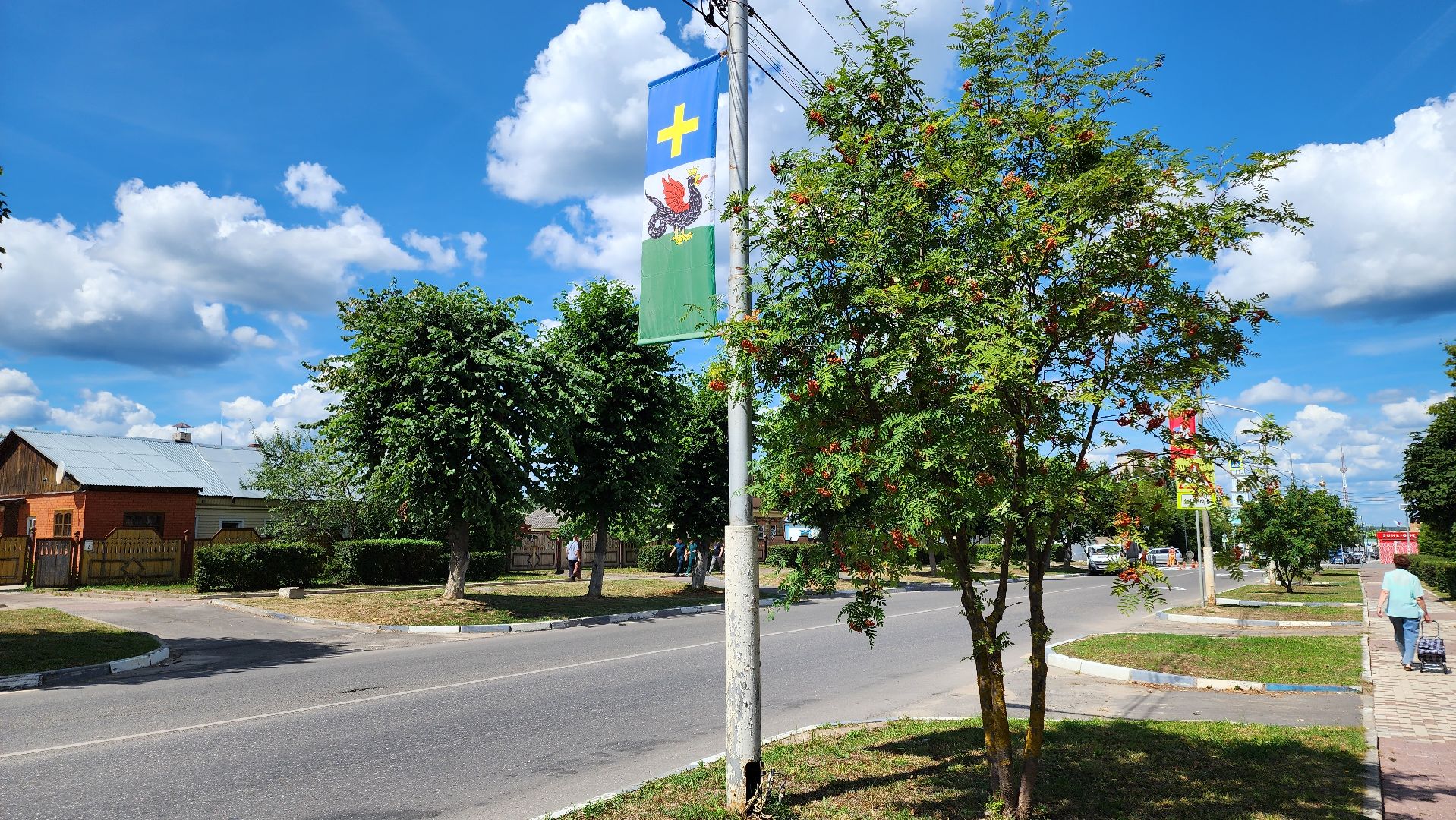 кашира, день города, украшение города, флаги, перетяжки, баннеры, историческая часть города, каширский проспект,