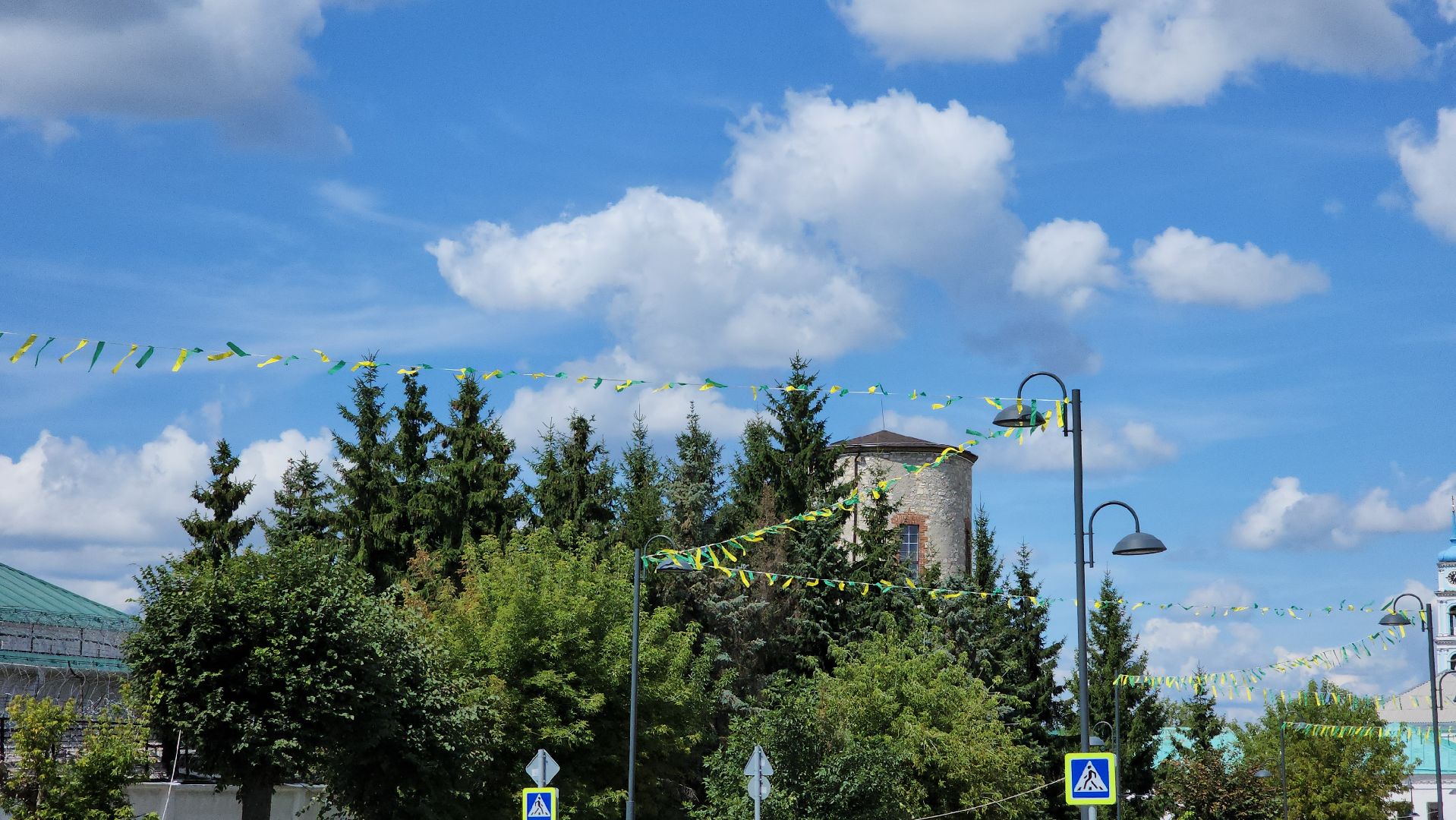 кашира, день города, украшение города, флаги, перетяжки, баннеры, историческая часть города, каширский проспект,