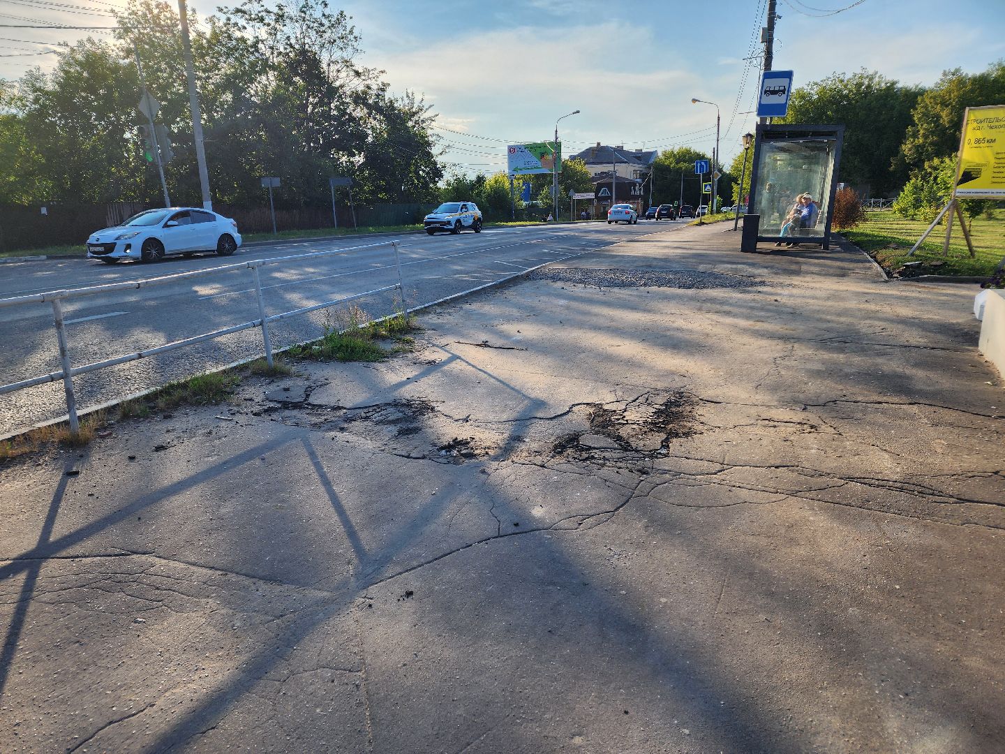 Чехов, микрорайон Венюково, выездная администрация, встреча с жителями, обращения граждан, ремонт тротуара, асфальтирование подходов, социальные объекты, Мосавтодор,