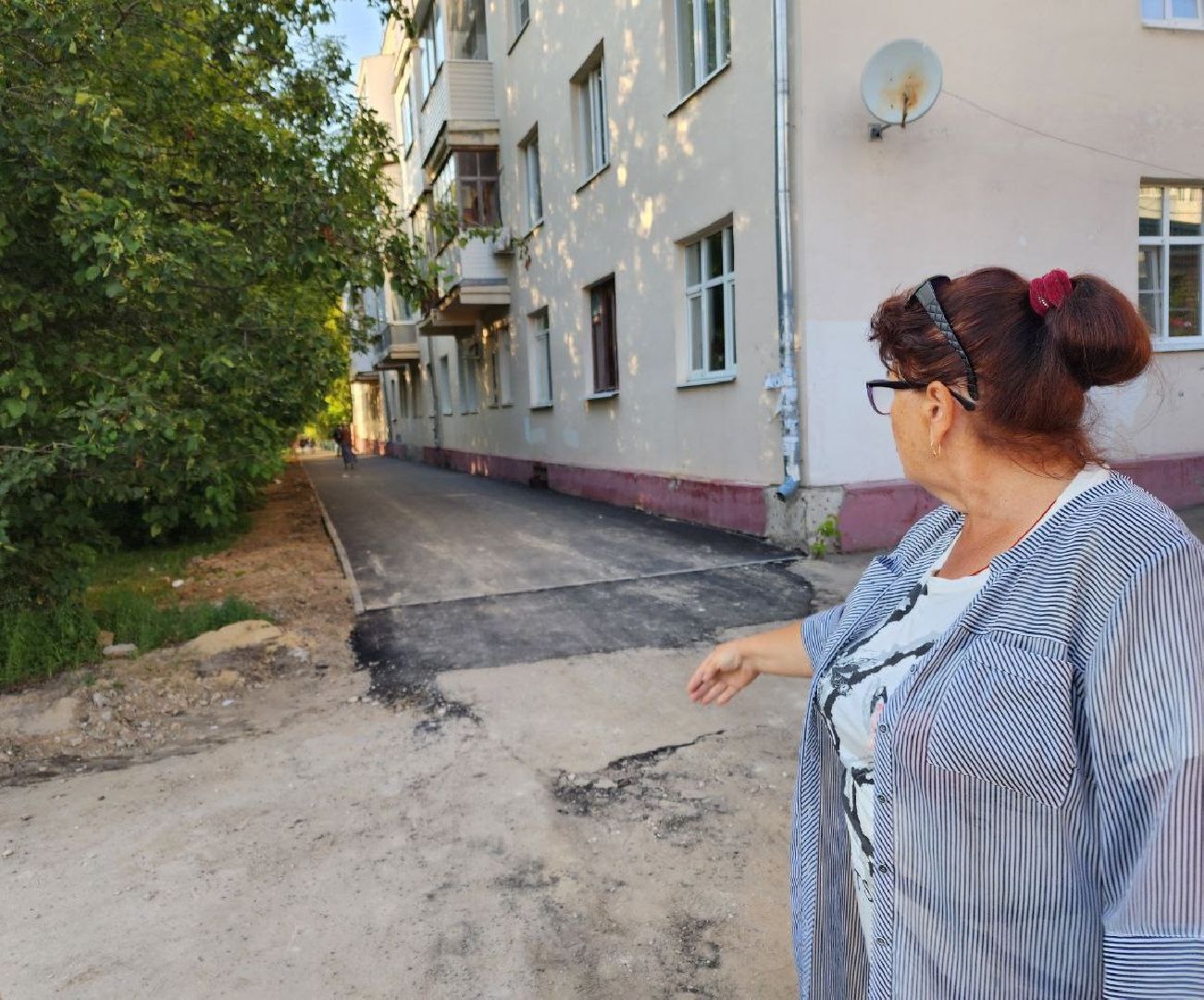 Чехов, микрорайон Венюково, выездная администрация, встреча с жителями, обращения граждан, ремонт тротуара, асфальтирование подходов, социальные объекты, Мосавтодор,