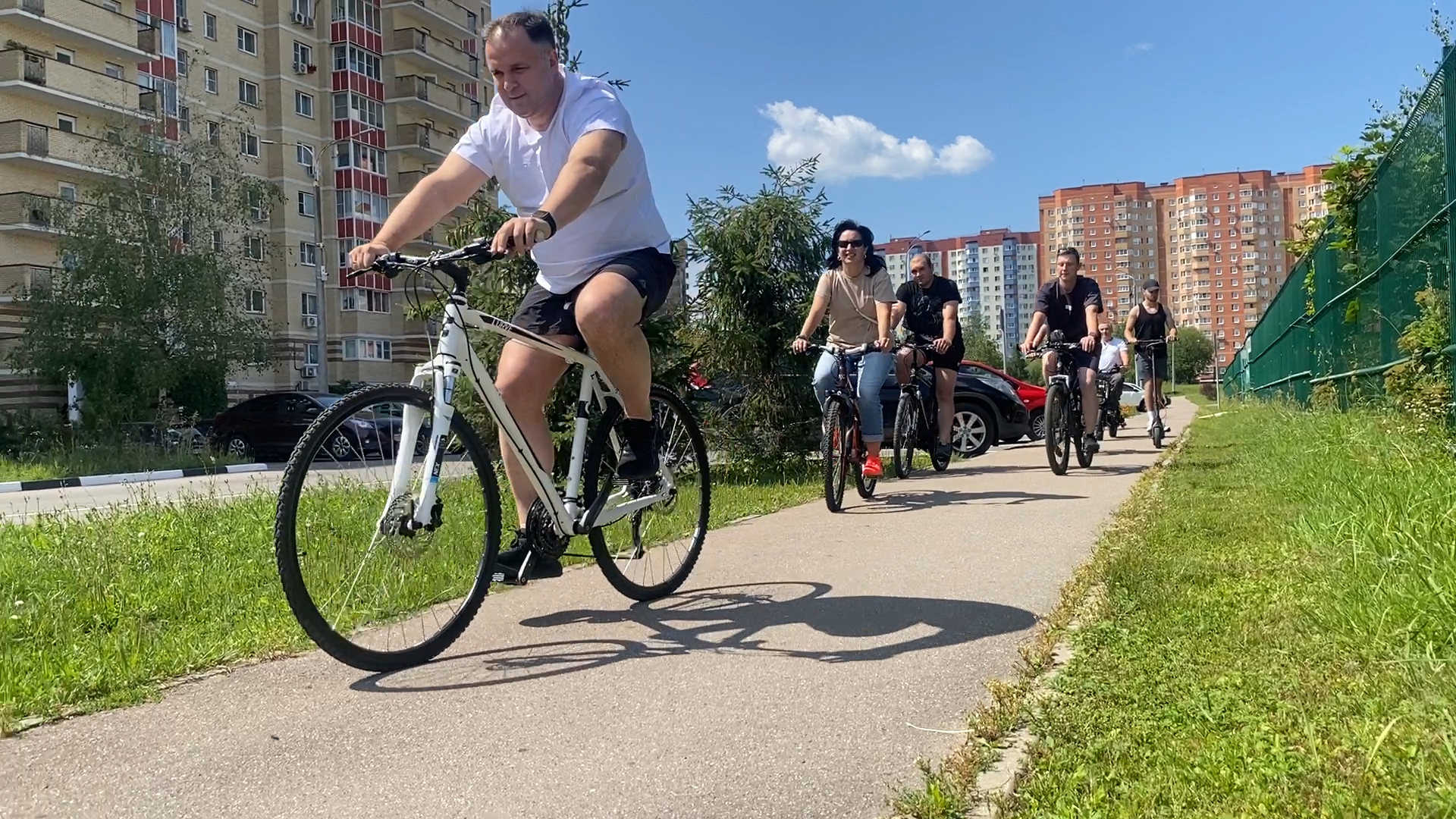 общение с жителями, власиха глава города, велопрогулка с главой, благоустройство власихи, встречи с жителями,