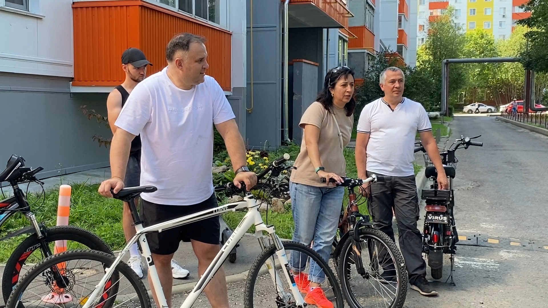 общение с жителями, власиха глава города, велопрогулка с главой, благоустройство власихи, встречи с жителями,