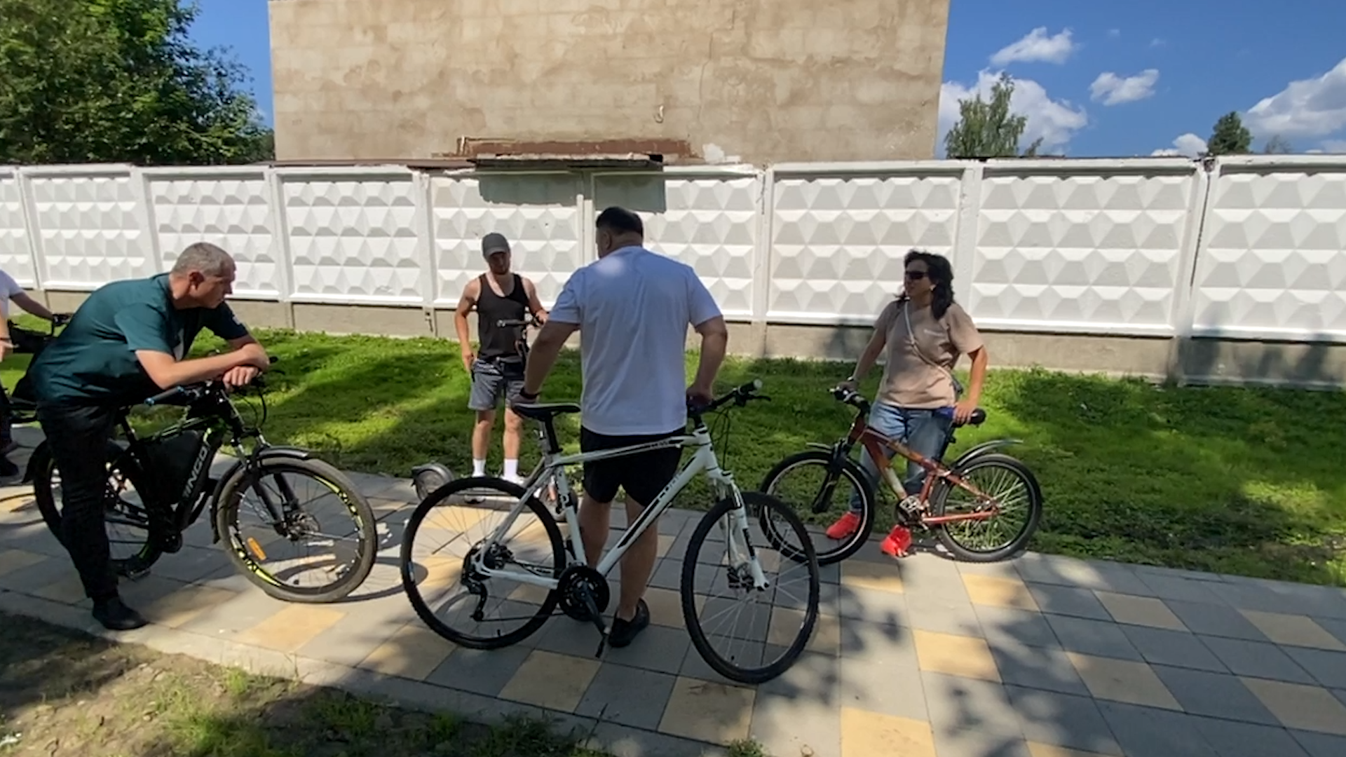 общение с жителями, власиха глава города, велопрогулка с главой, благоустройство власихи, встречи с жителями,