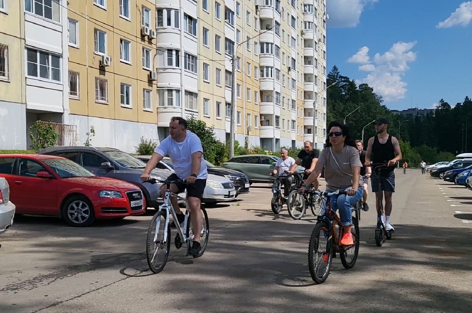 общение с жителями, власиха глава города, велопрогулка с главой, благоустройство власихи, встречи с жителями,