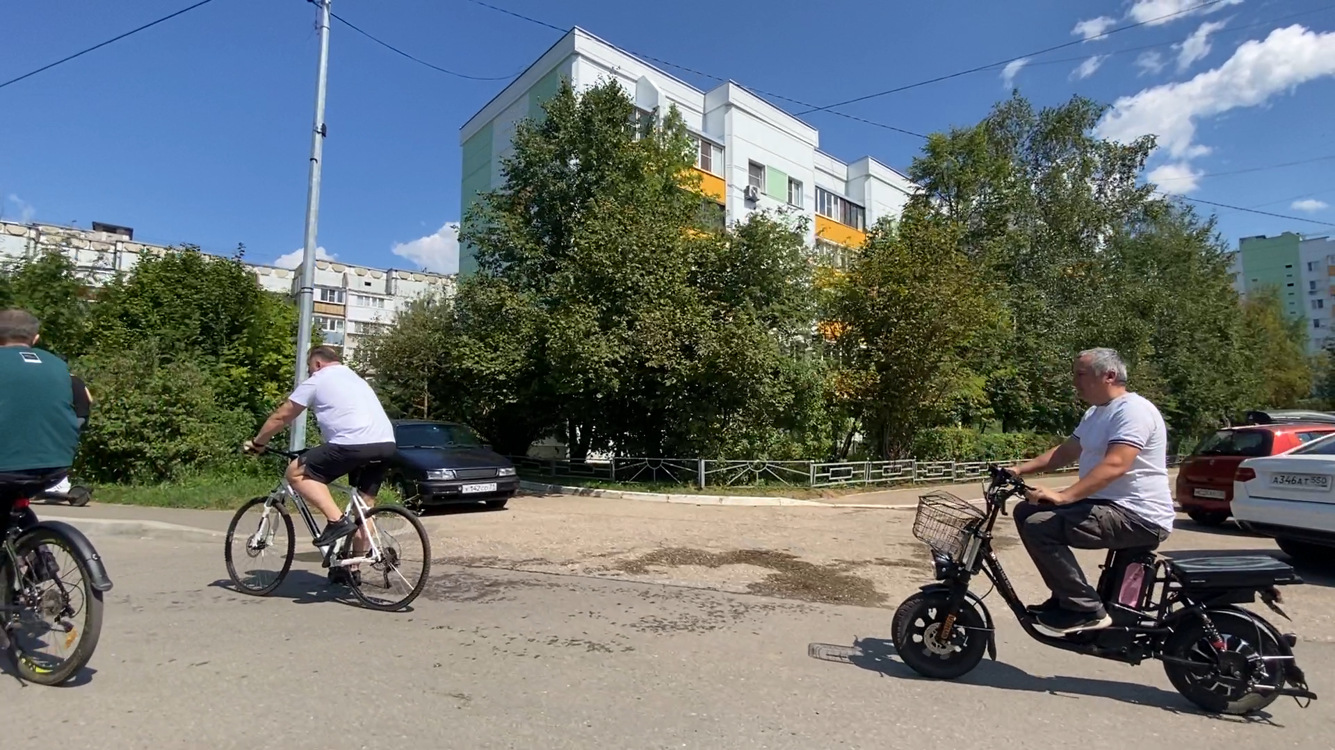 общение с жителями, власиха глава города, велопрогулка с главой, благоустройство власихи, встречи с жителями,