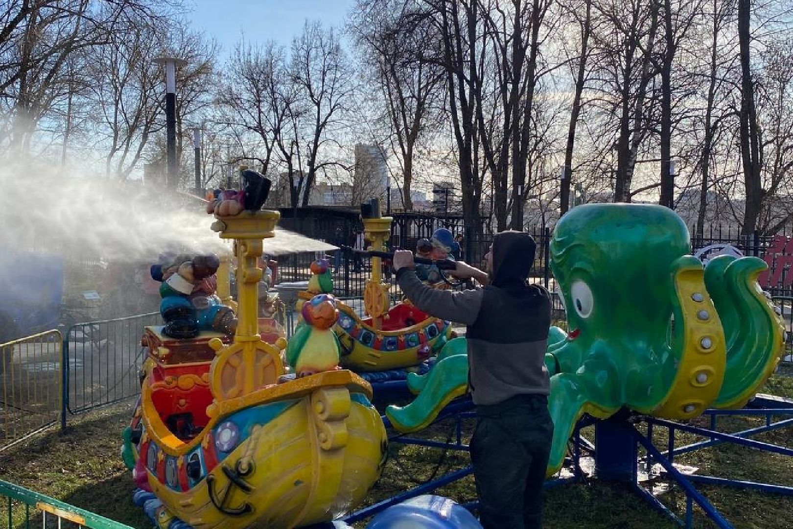 Подольск, субботник, аттракционы