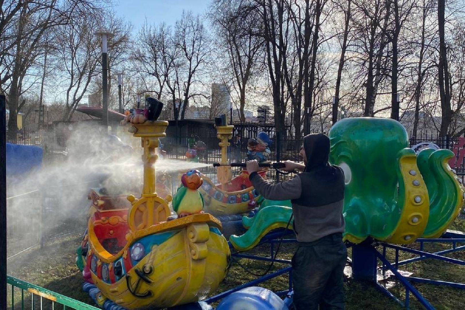 Подольск, субботник, аттракционы