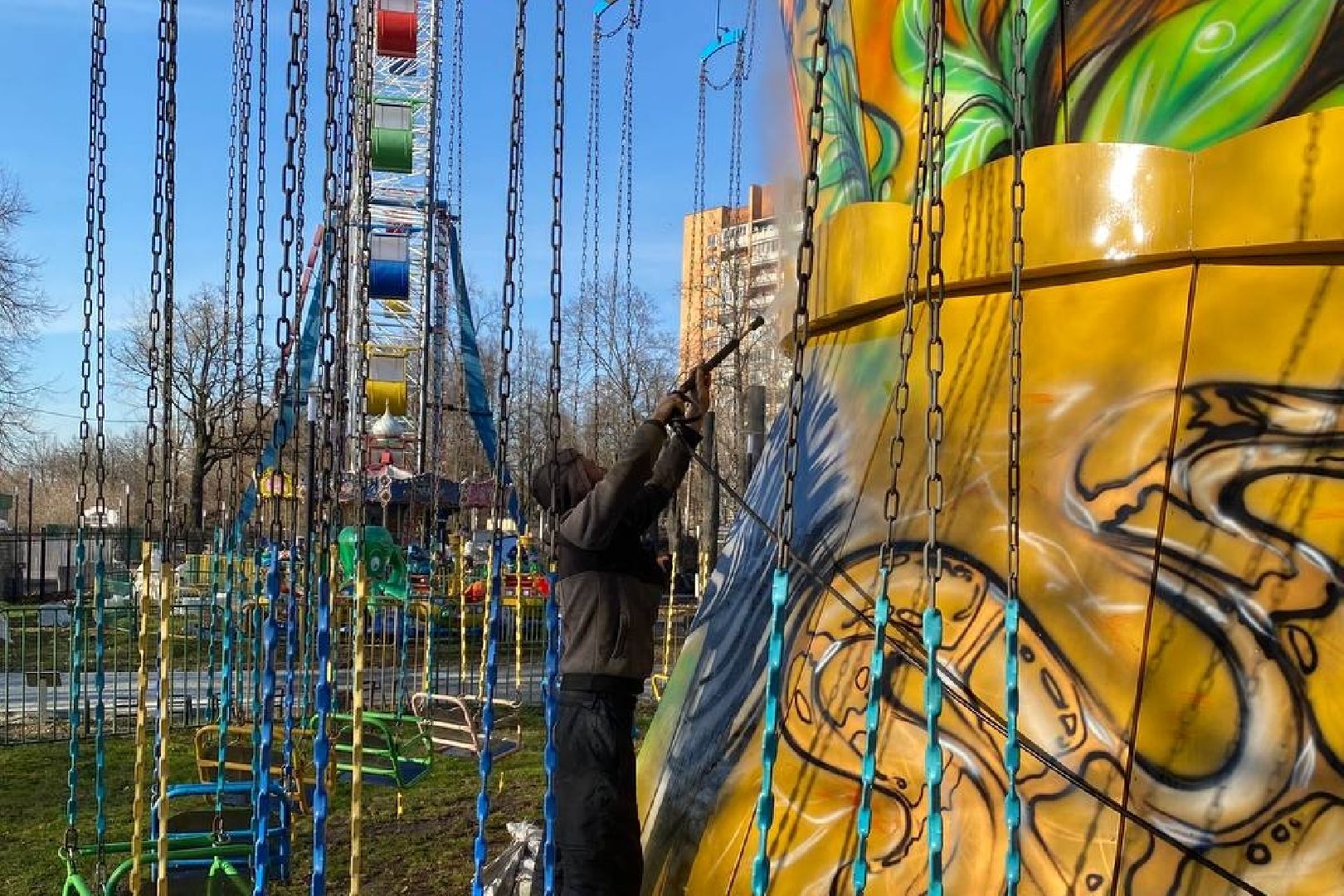 Подольск, субботник, аттракционы