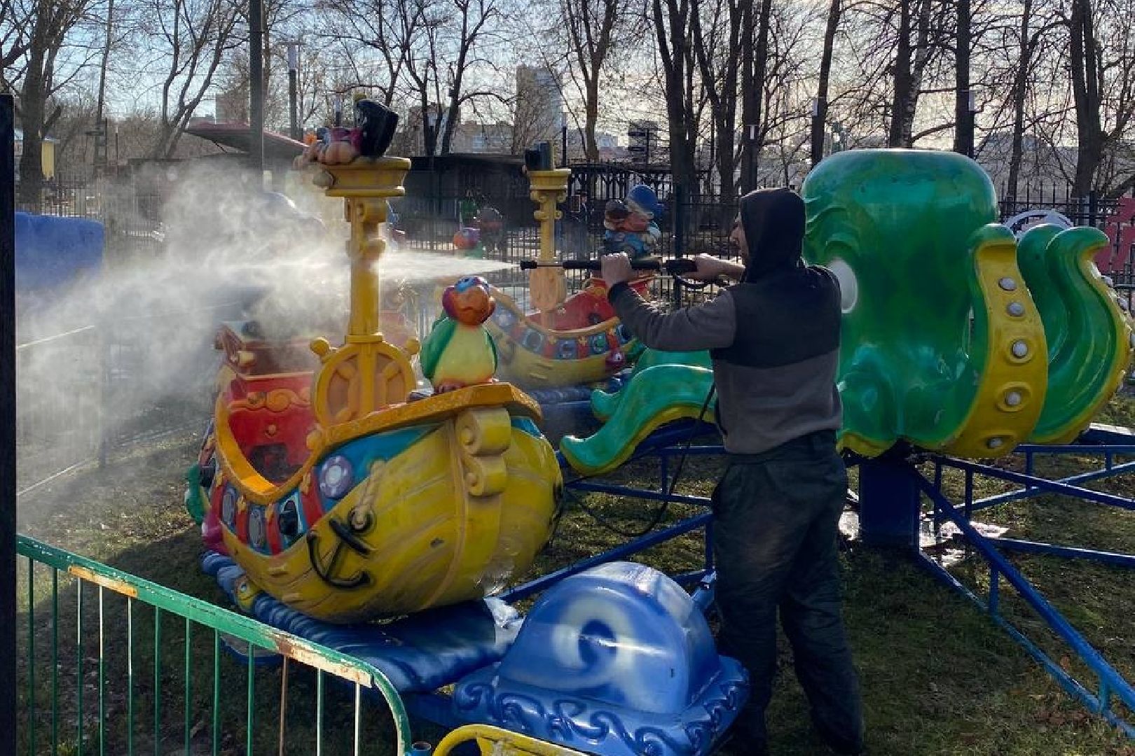 Подольск, субботник, аттракционы