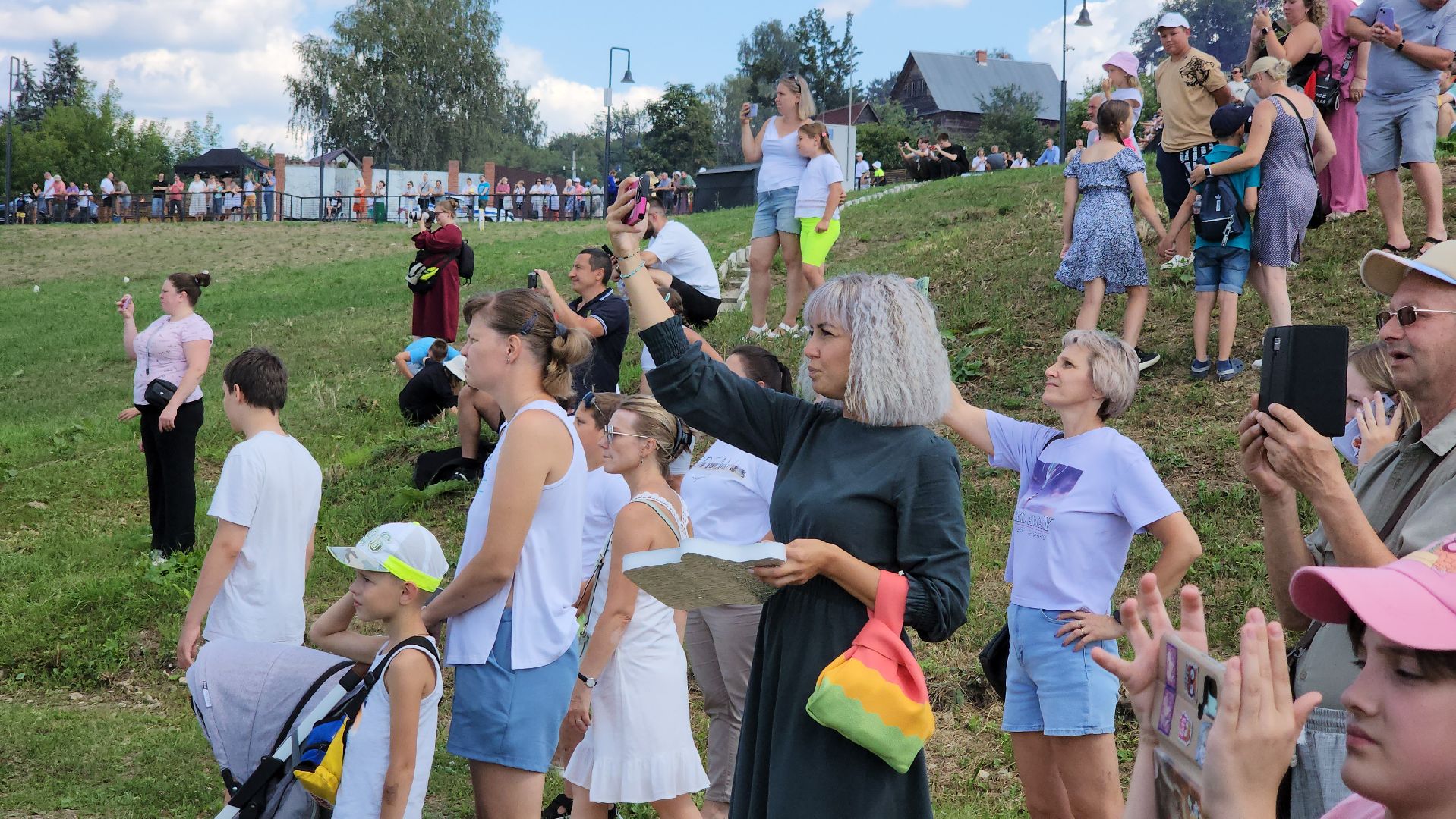 кашира, набережная оки, день города, флайборд, водное шоу, дымовые шашки, флаги,